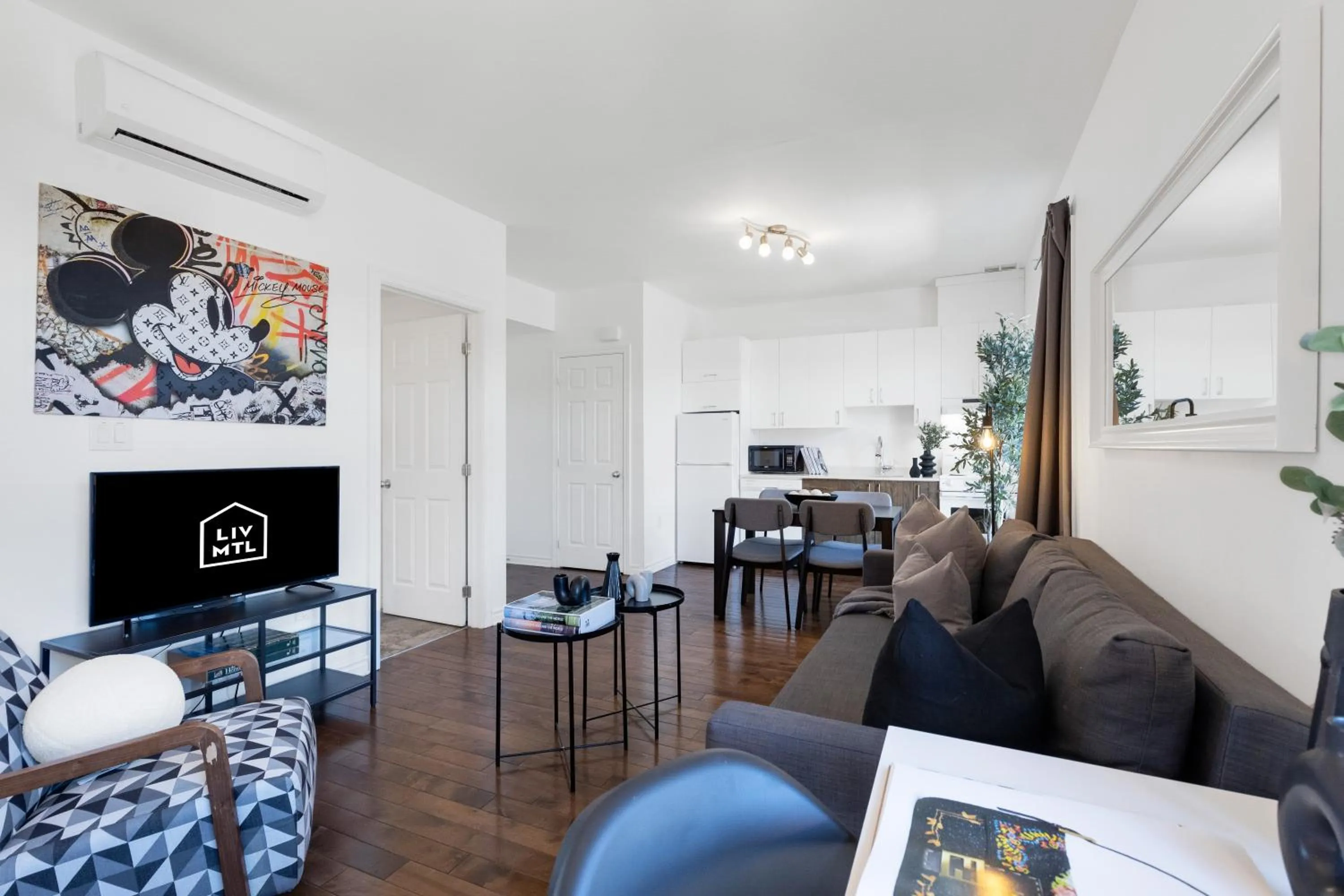 Communal lounge/ TV room in LiV MTL MTL