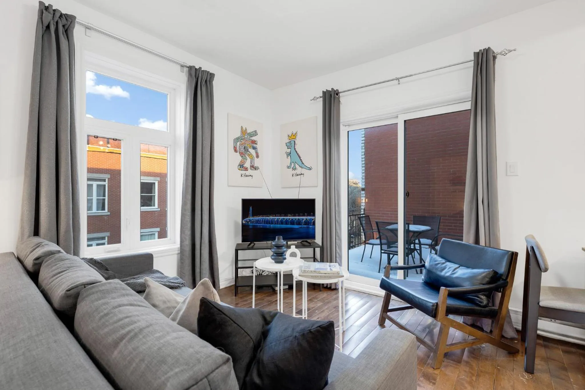 Communal lounge/ TV room in LiV MTL MTL