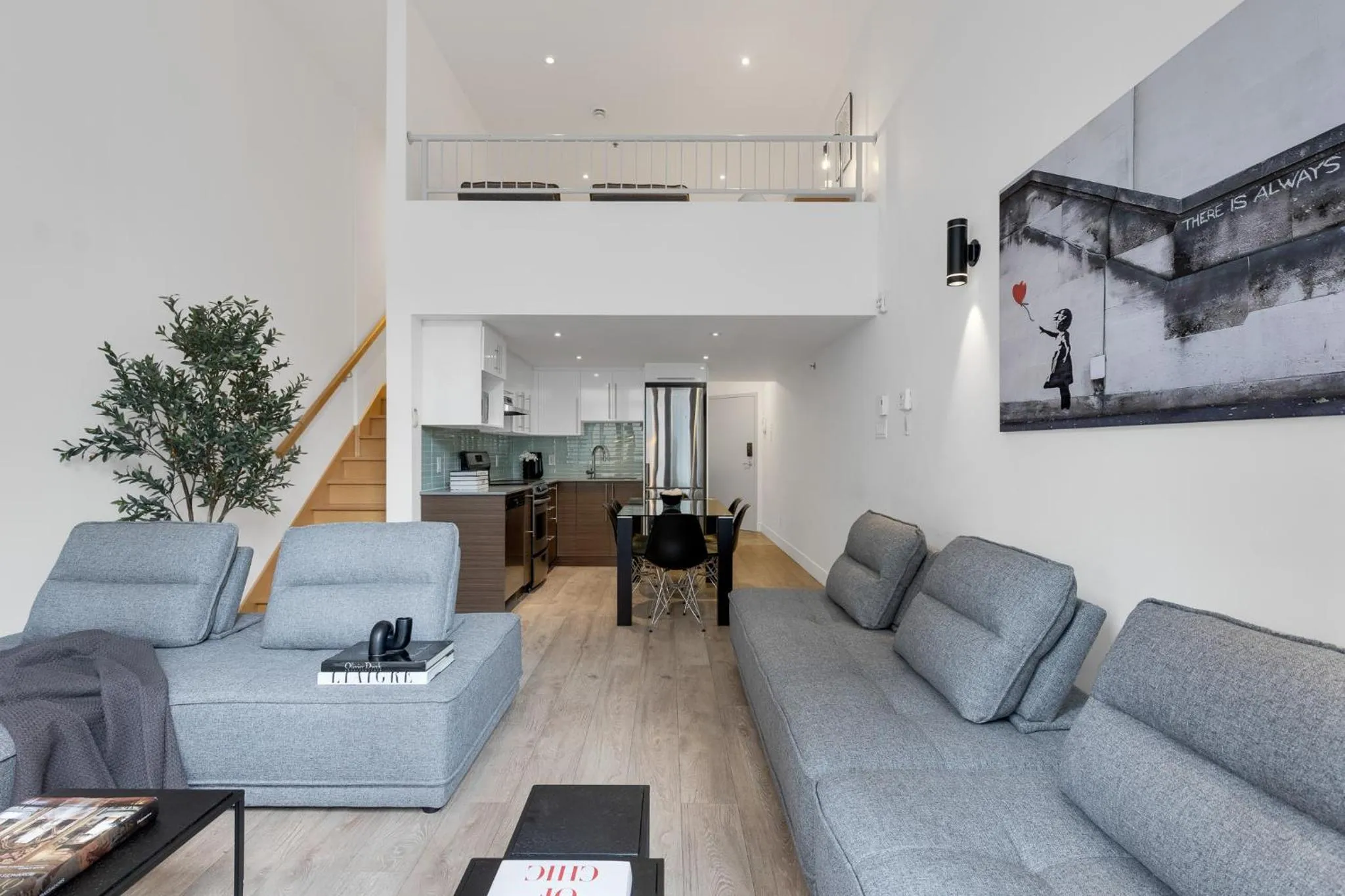 TV and multimedia in LiV MTL Downtown