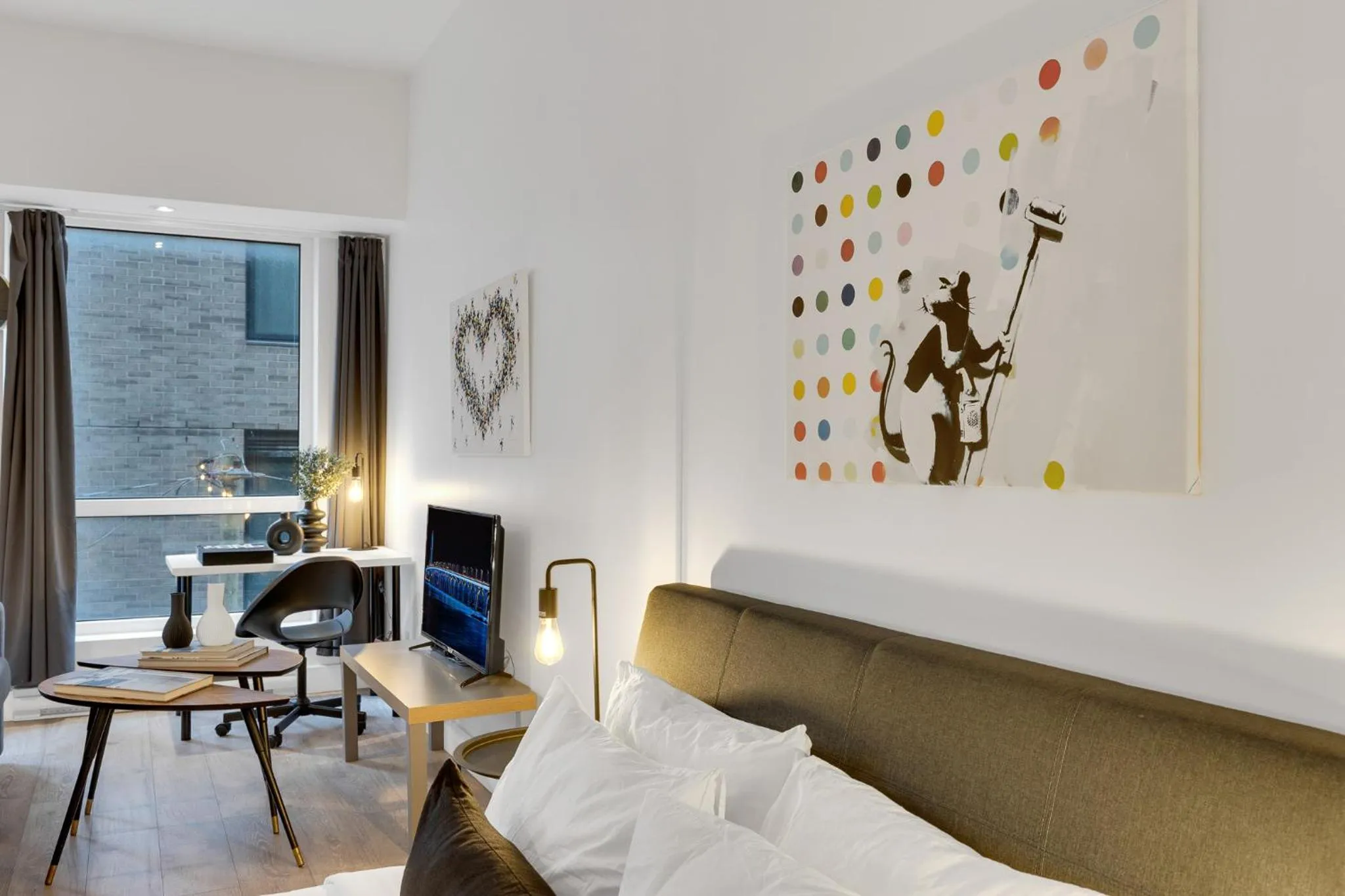 TV and multimedia in LiV MTL Downtown