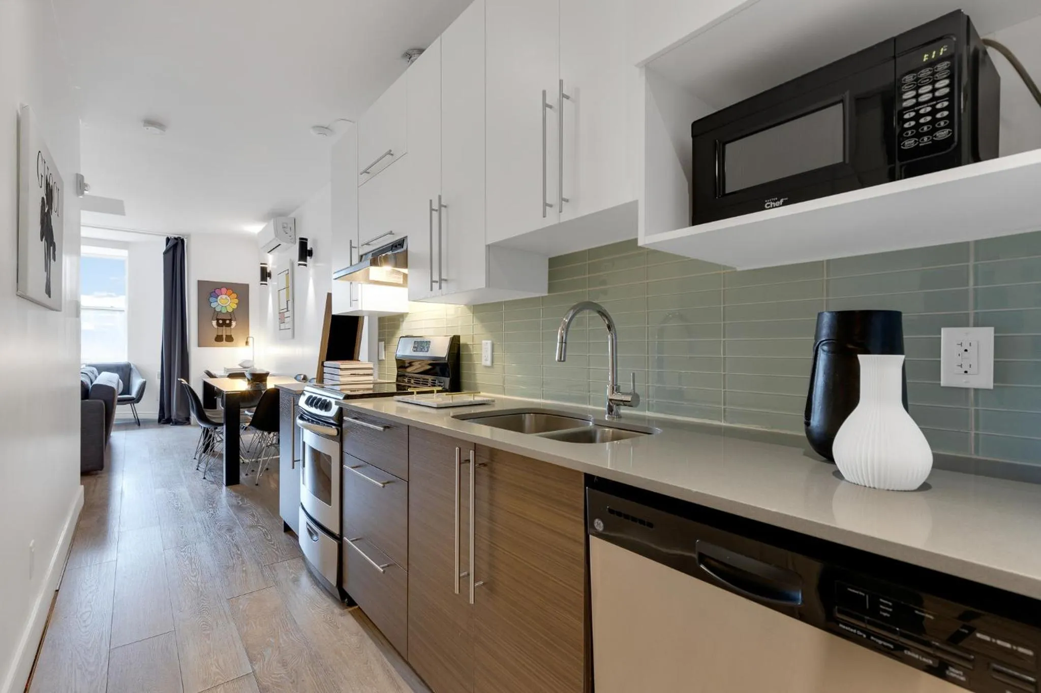 Coffee/tea facilities in LiV MTL Downtown