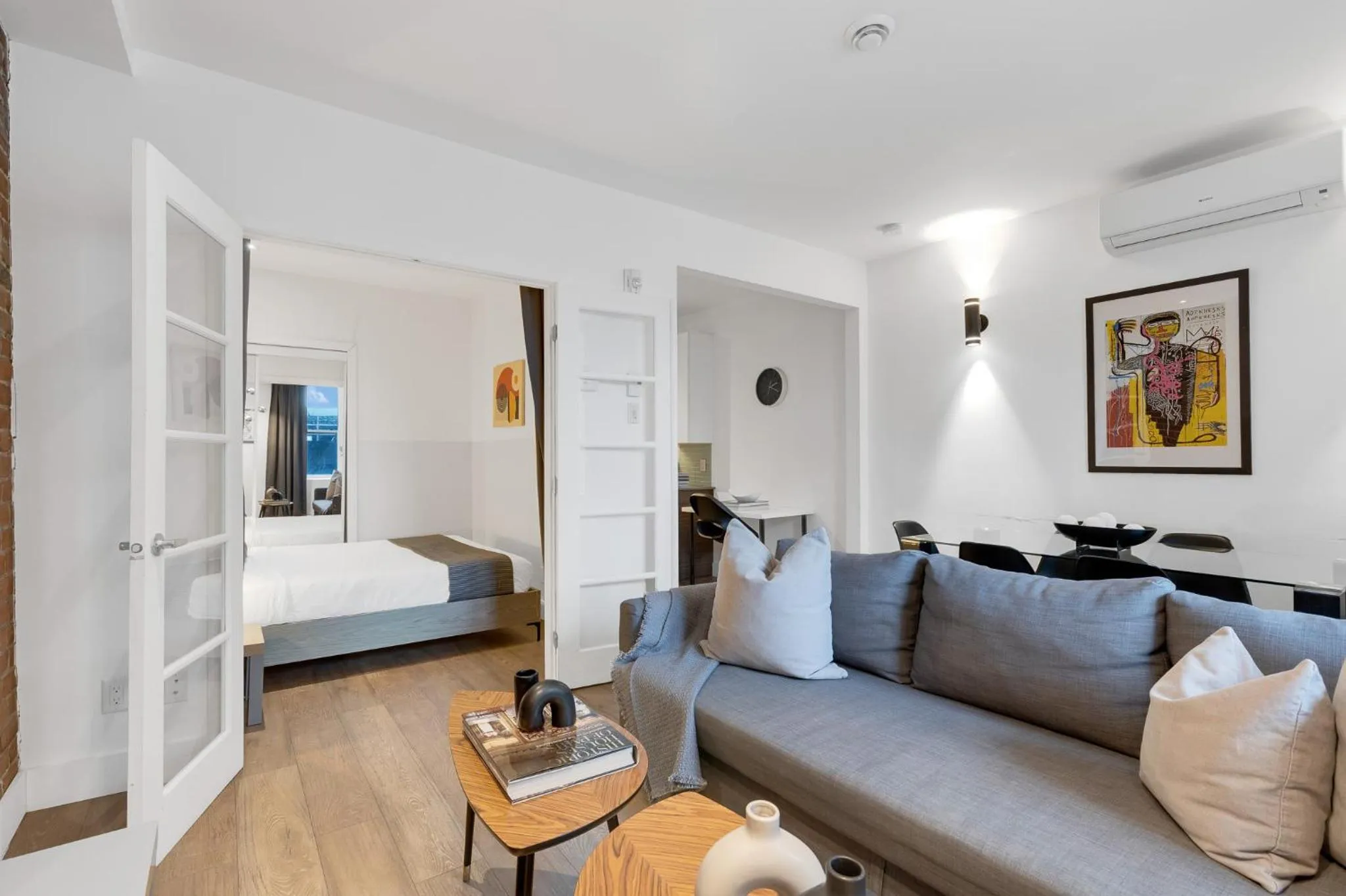 Bed in LiV MTL Downtown