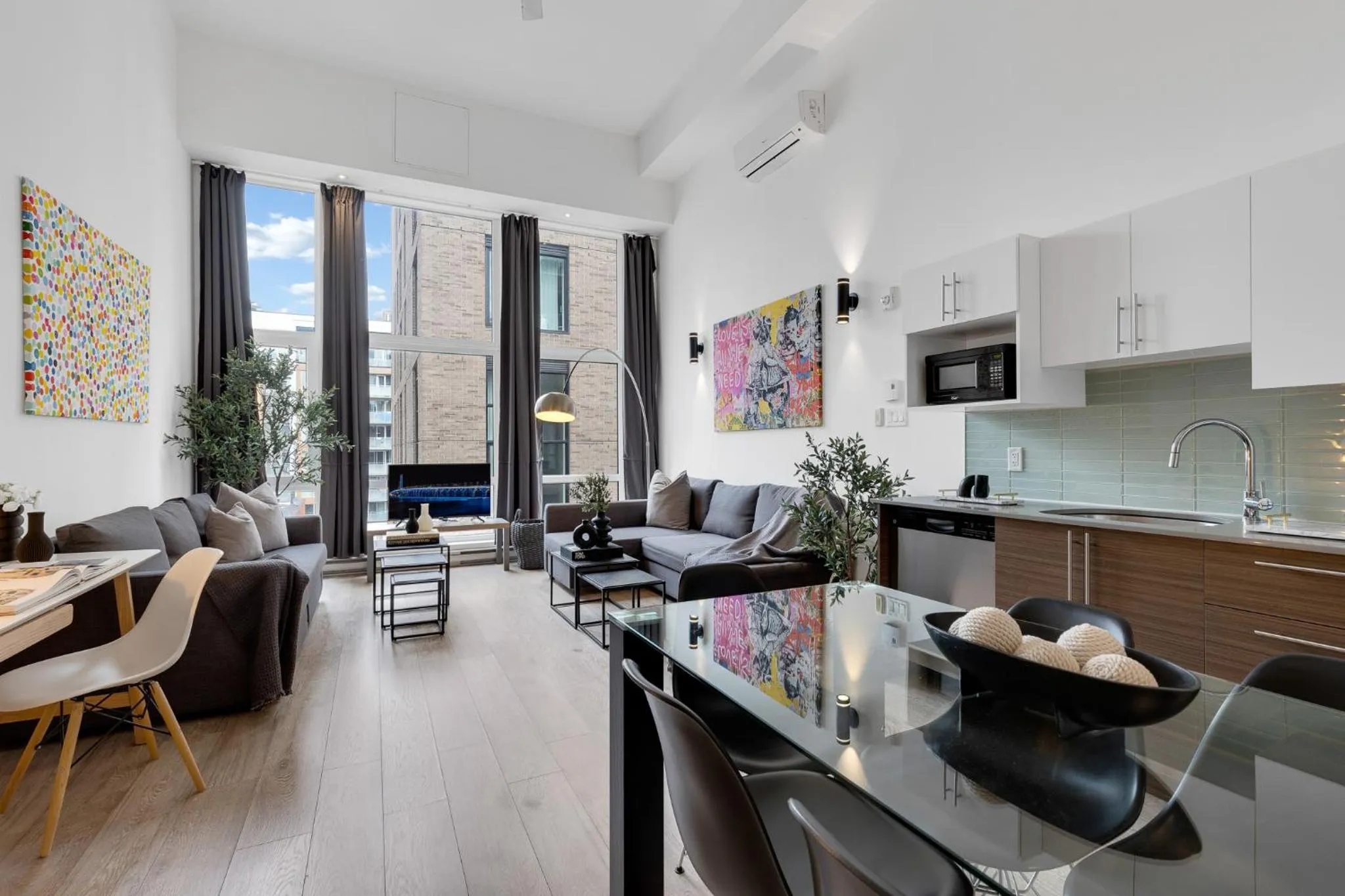 Kitchen or kitchenette in LiV MTL Downtown