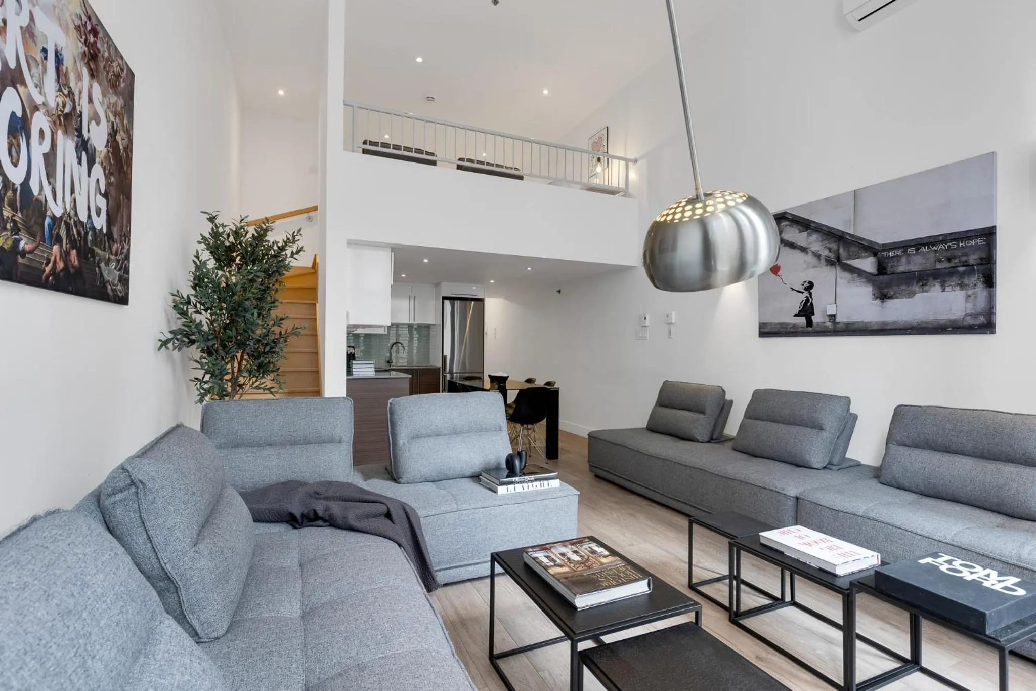 TV and multimedia in LiV MTL Downtown