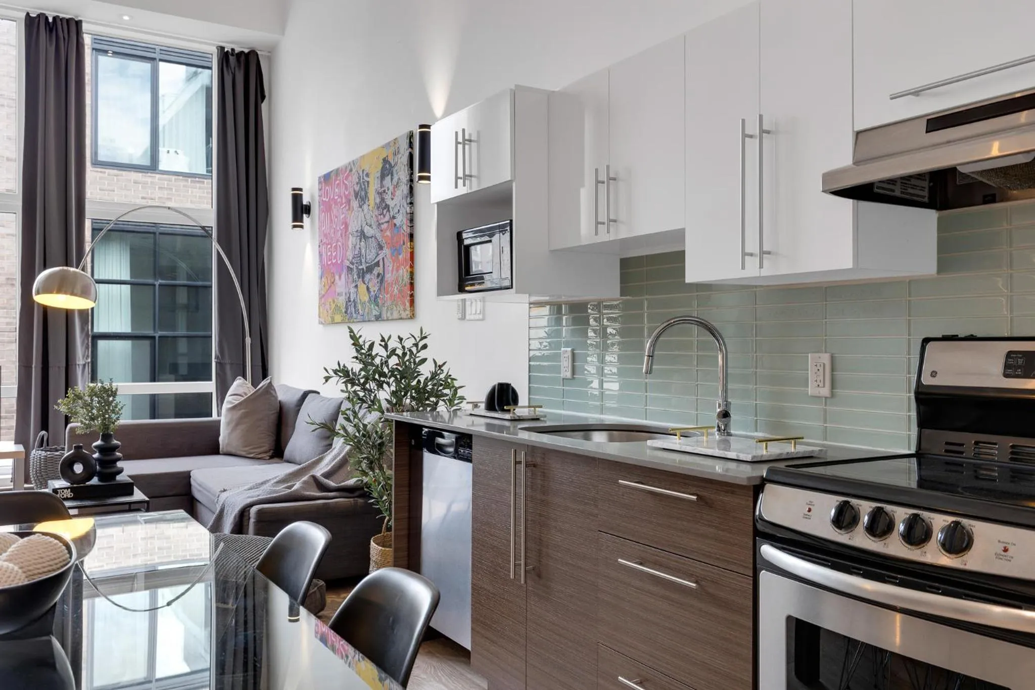 Coffee/tea facilities in LiV MTL Downtown