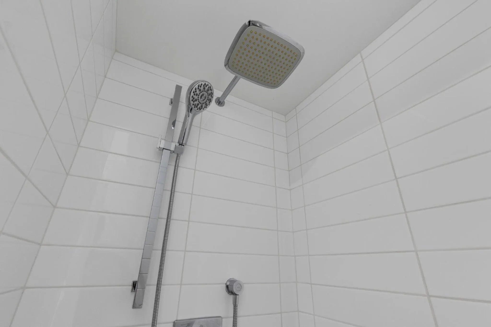 Shower in LiV MTL Downtown