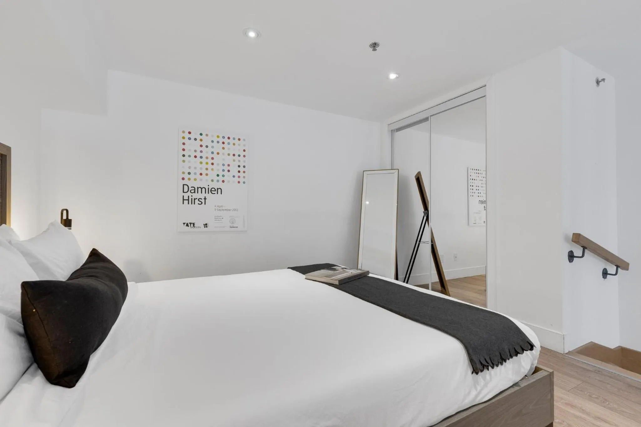 Bed in LiV MTL Downtown