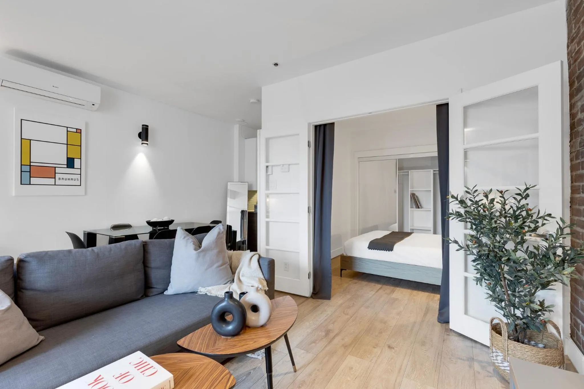 Bed in LiV MTL Downtown