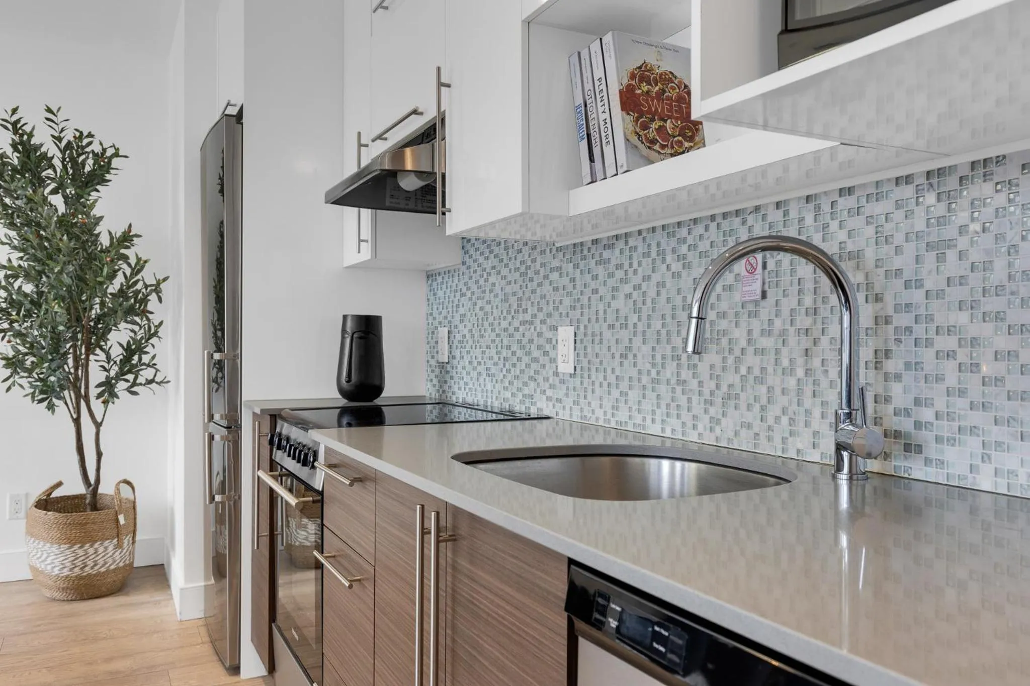 Coffee/tea facilities in LiV MTL Downtown