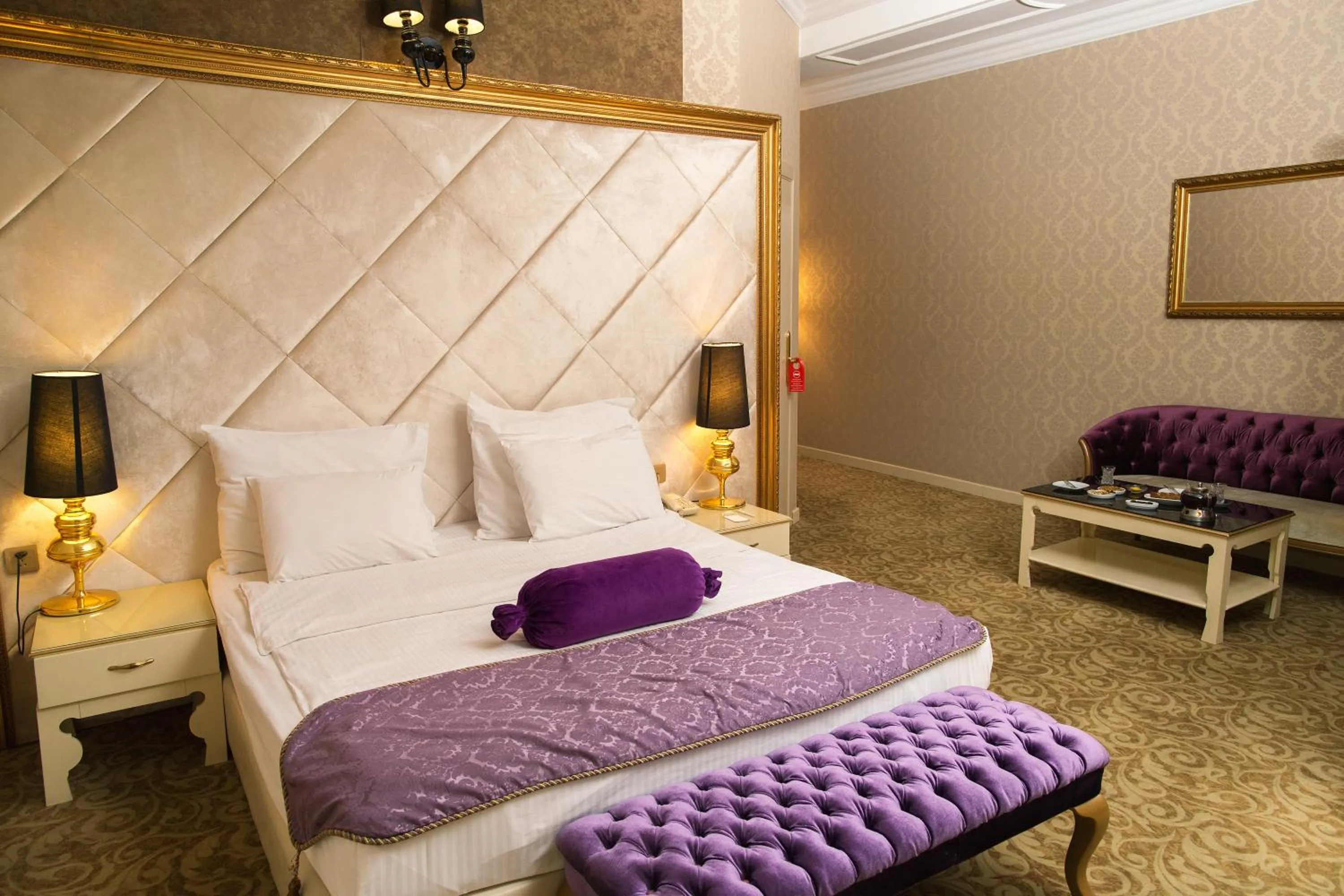 Photo of the whole room, Bed in Teatro Boutique Hotel