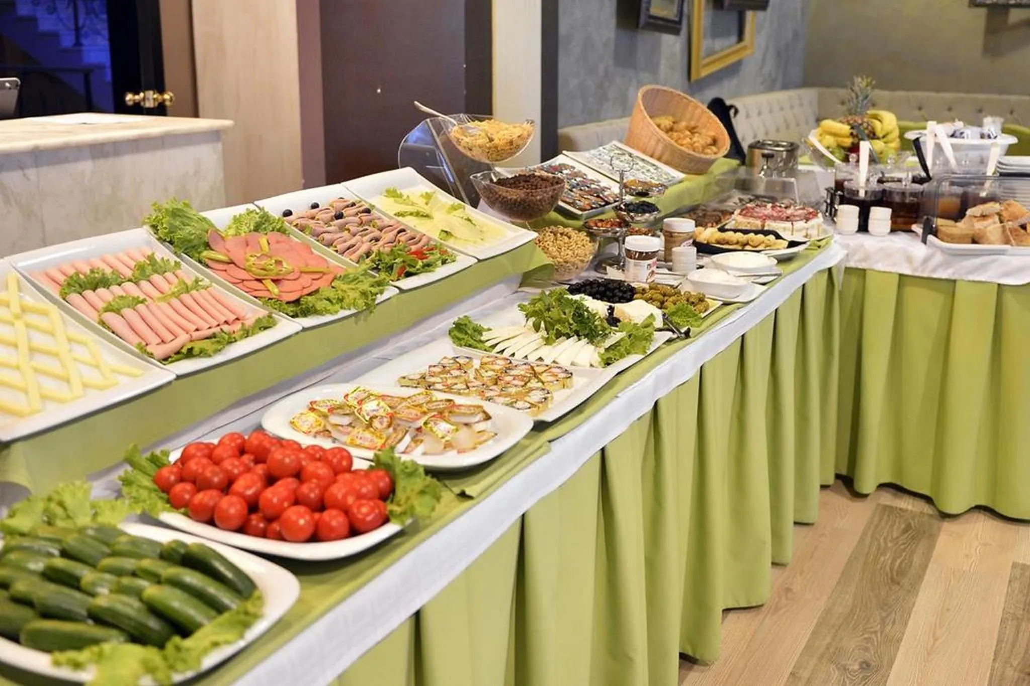 Buffet breakfast in Teatro Boutique Hotel