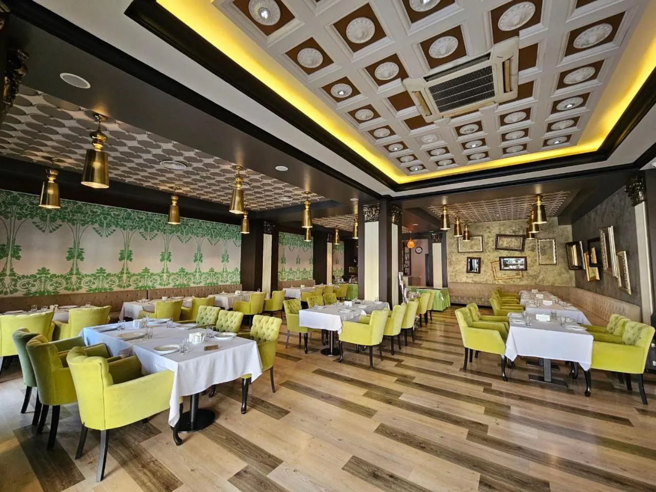 Restaurant/places to eat in Teatro Boutique Hotel