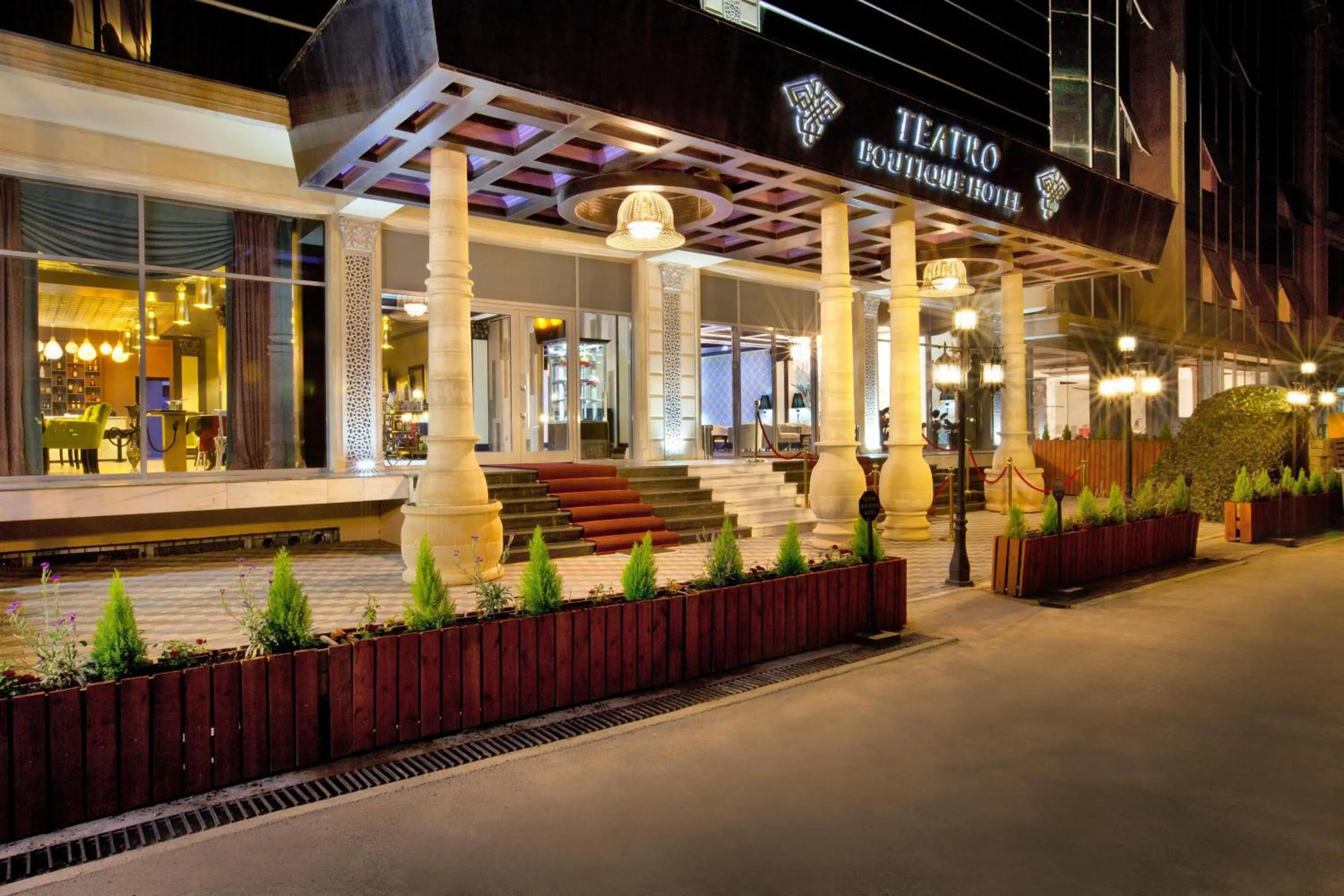 Facade/entrance in Teatro Boutique Hotel