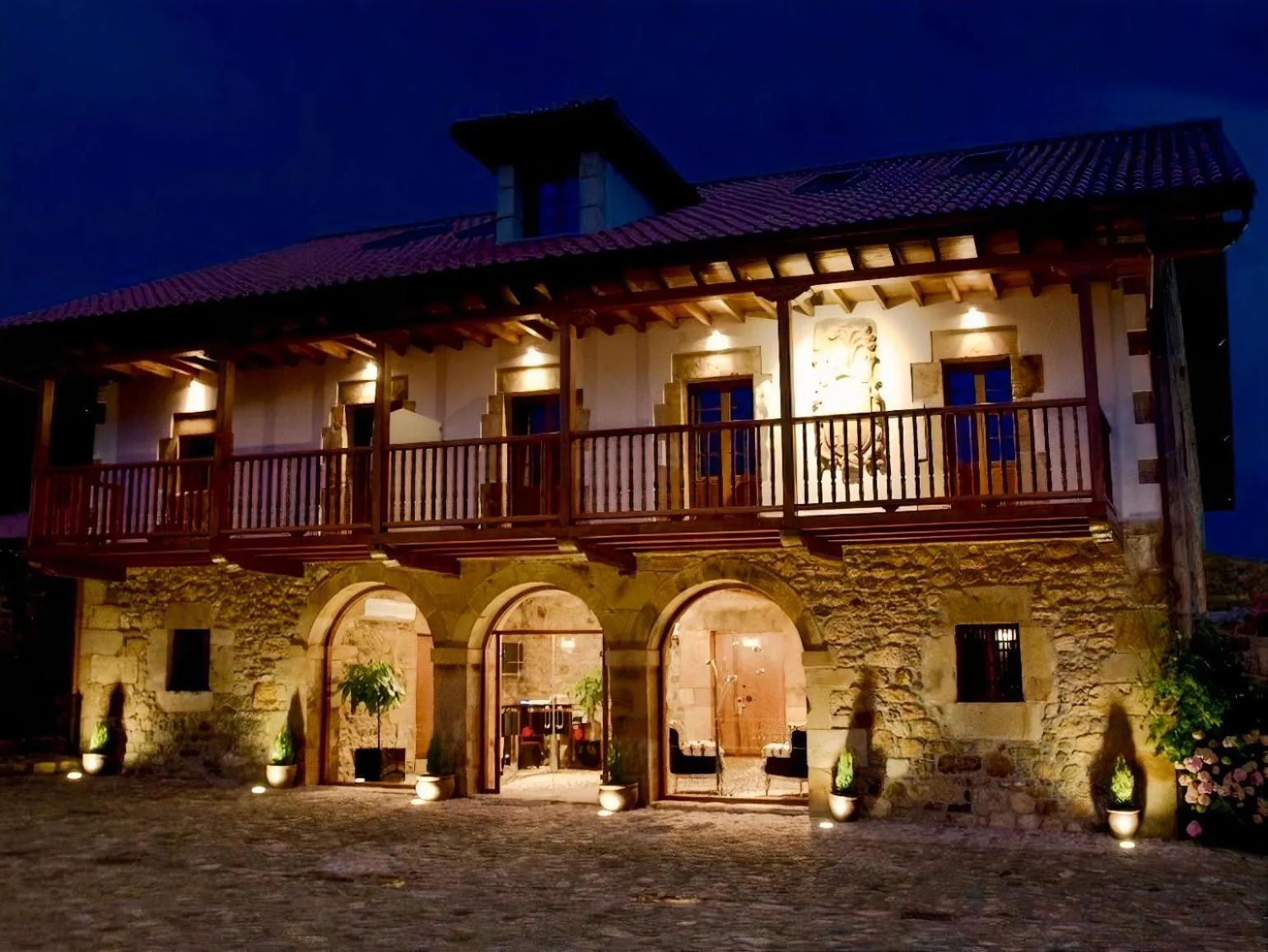 Facade/entrance in Akla Hotel Suites Valles Pasiegos