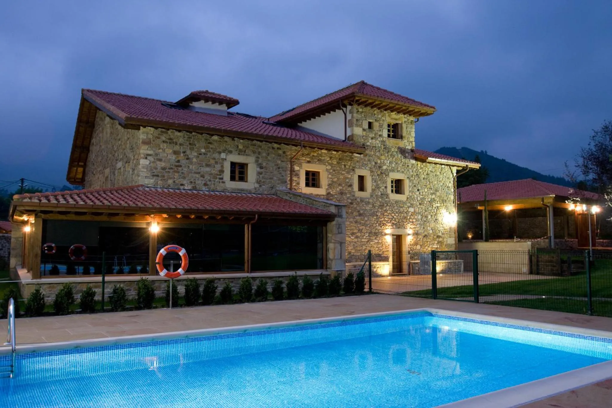 Swimming pool in Akla Hotel Suites Valles Pasiegos