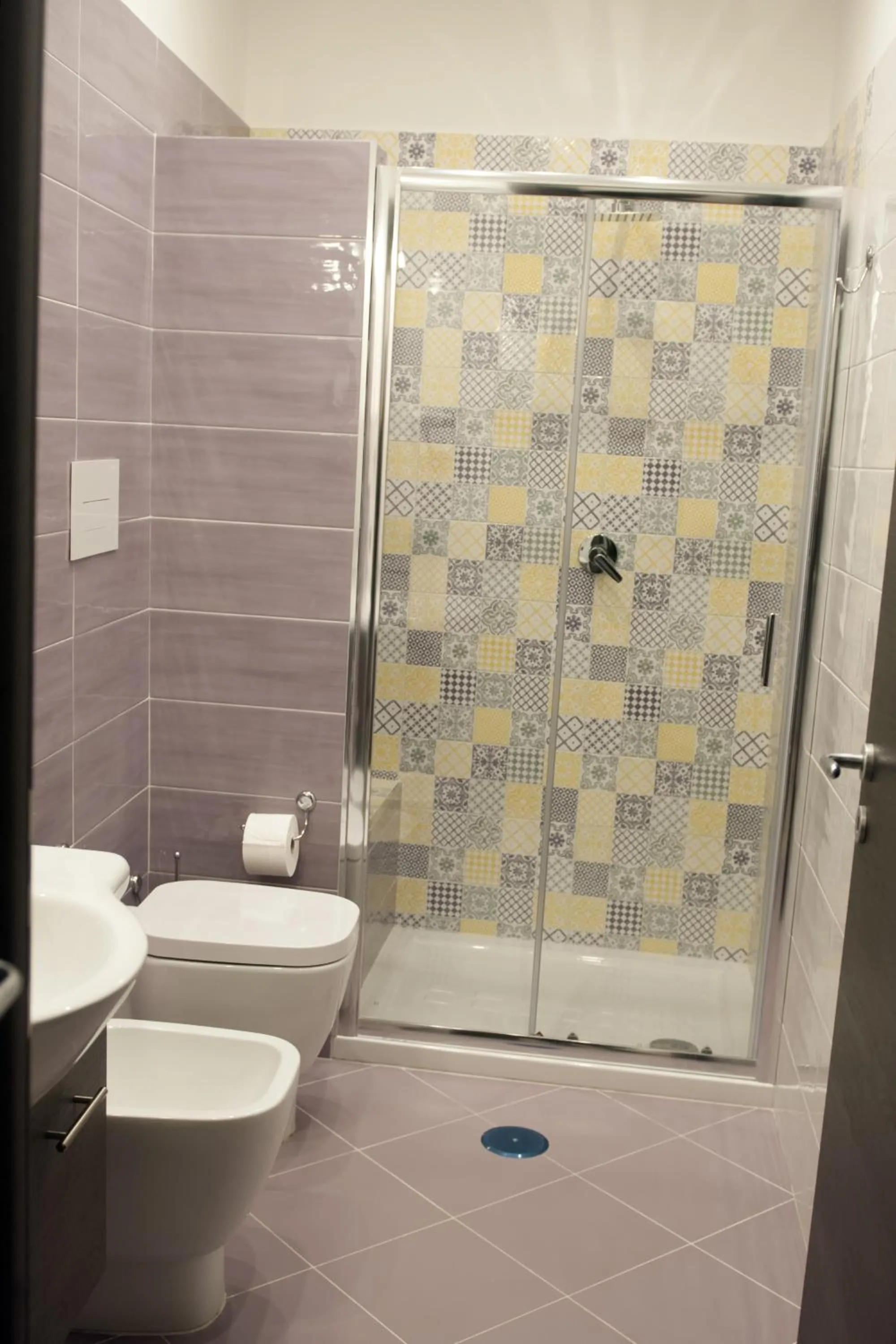 Shower in B&B Le Stanze di Santa Chiara