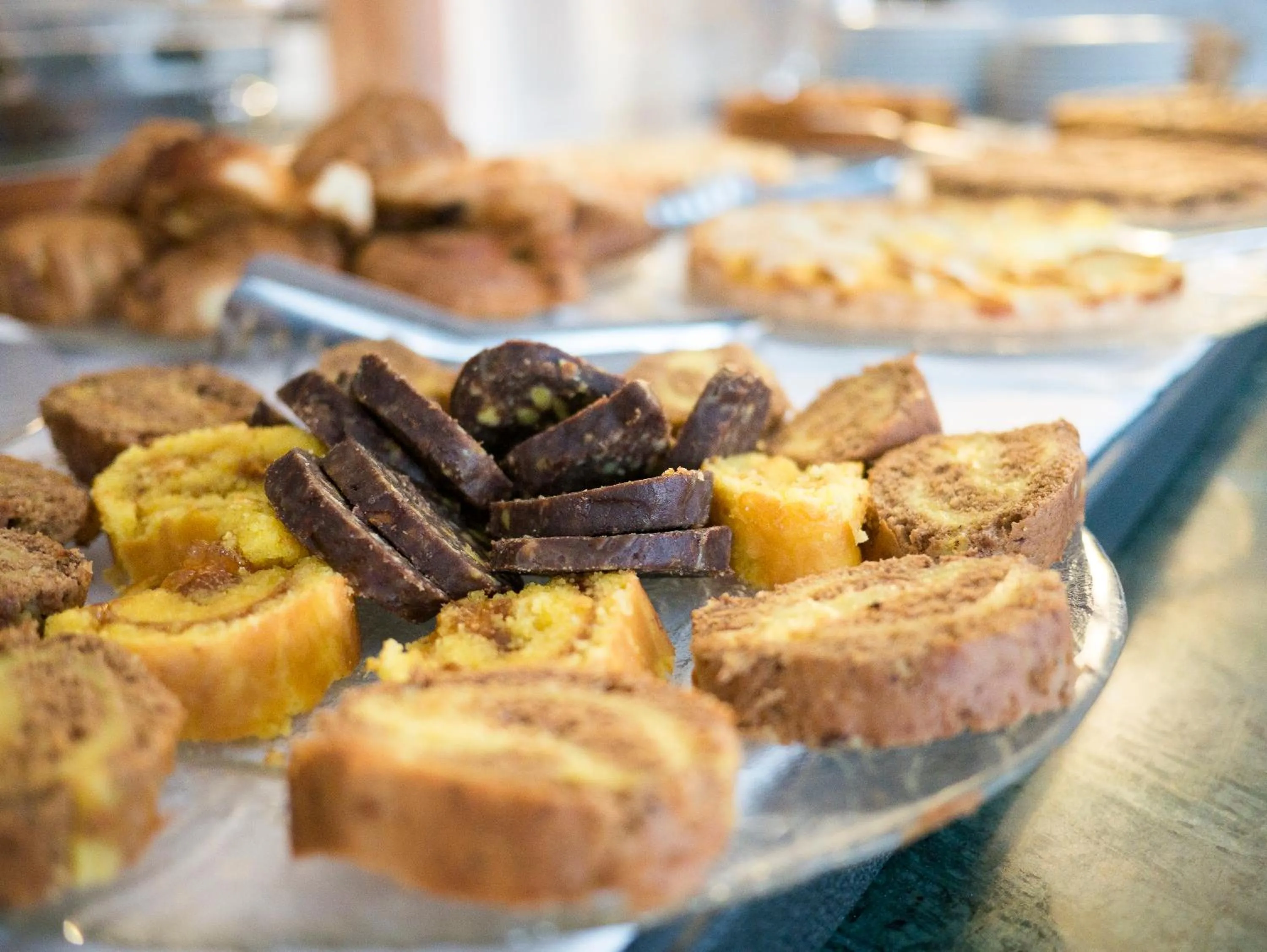 Food and drinks in Hotel Emilia