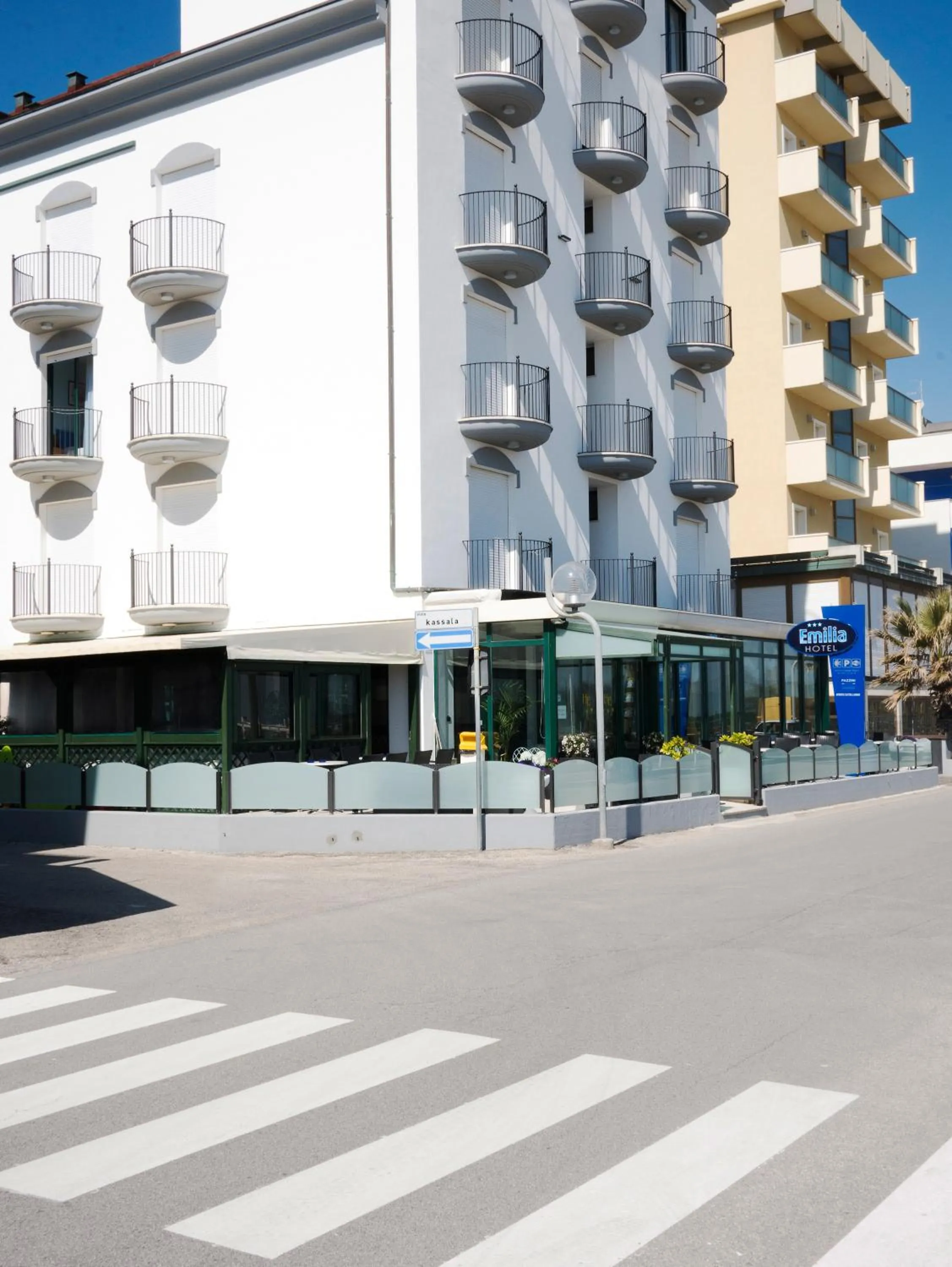 Facade/entrance in Hotel Emilia