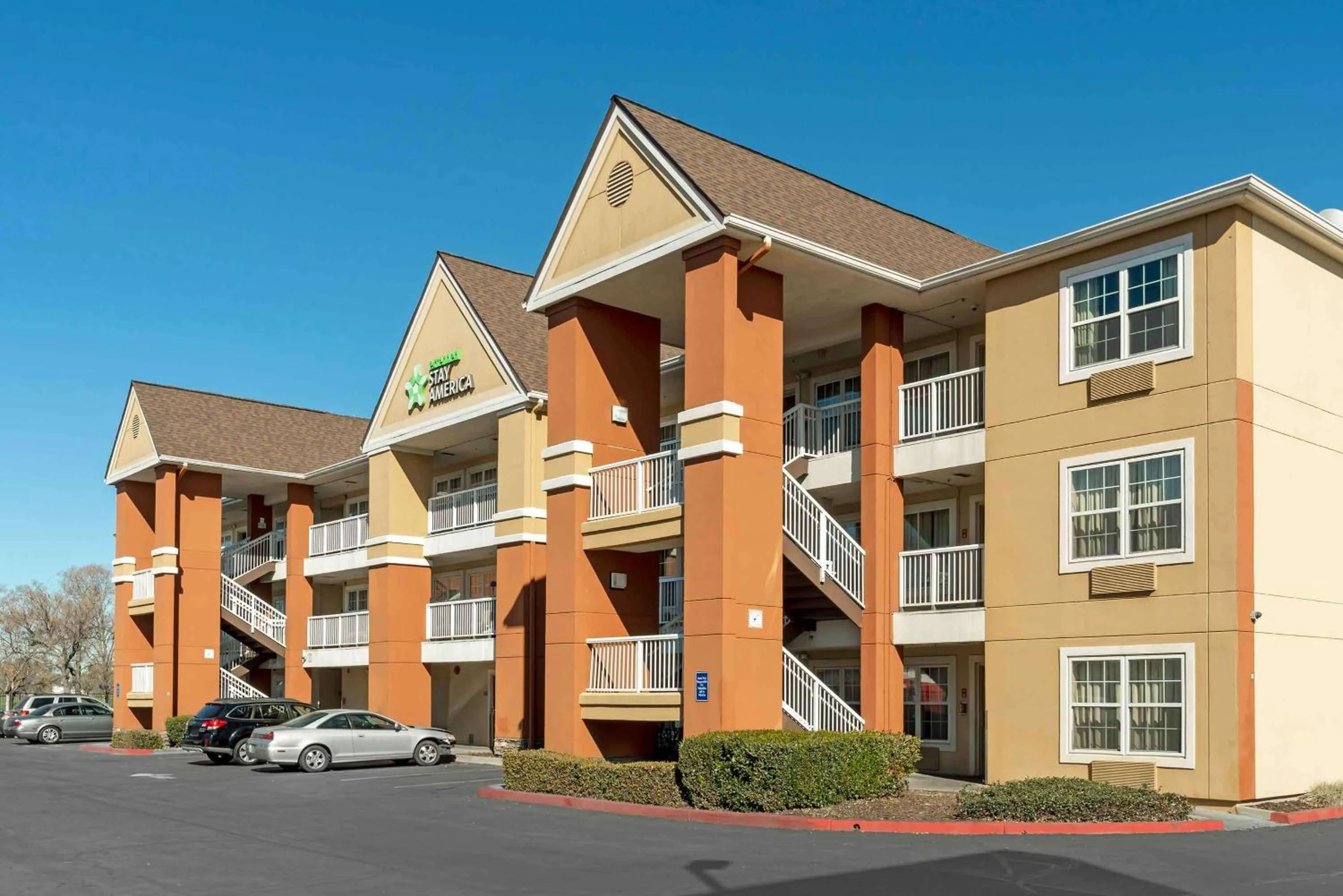 Property building in Extended Stay America Suites - Sacramento - Arden Way
