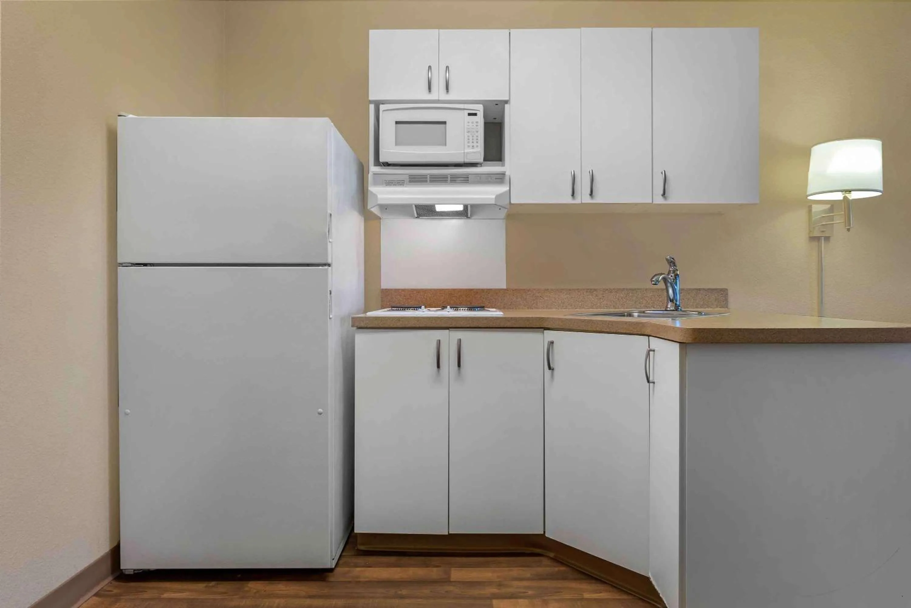 Kitchen or kitchenette in Extended Stay America Suites - Sacramento - Arden Way