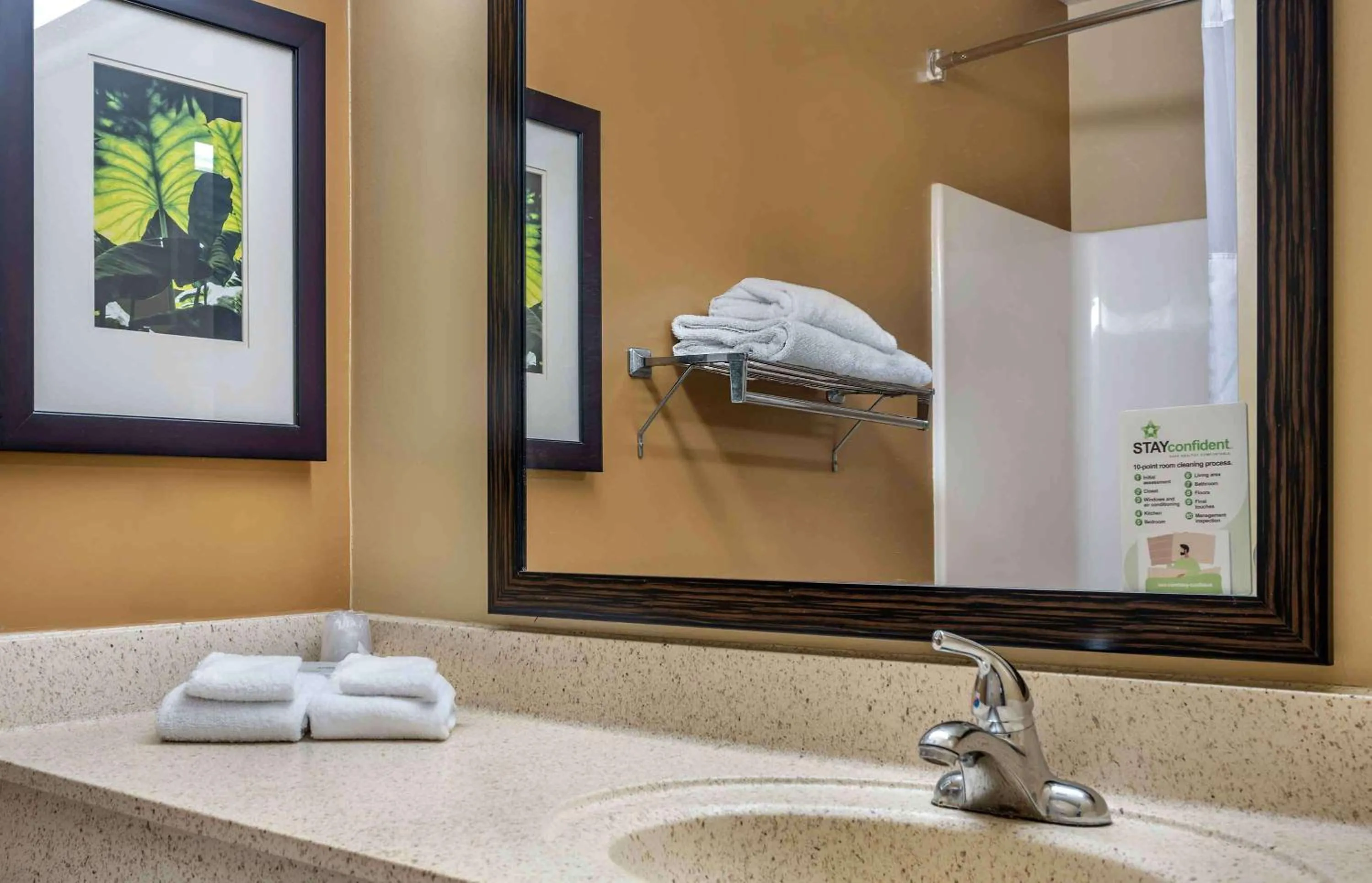 Bathroom in Extended Stay America Suites - Sacramento - Arden Way
