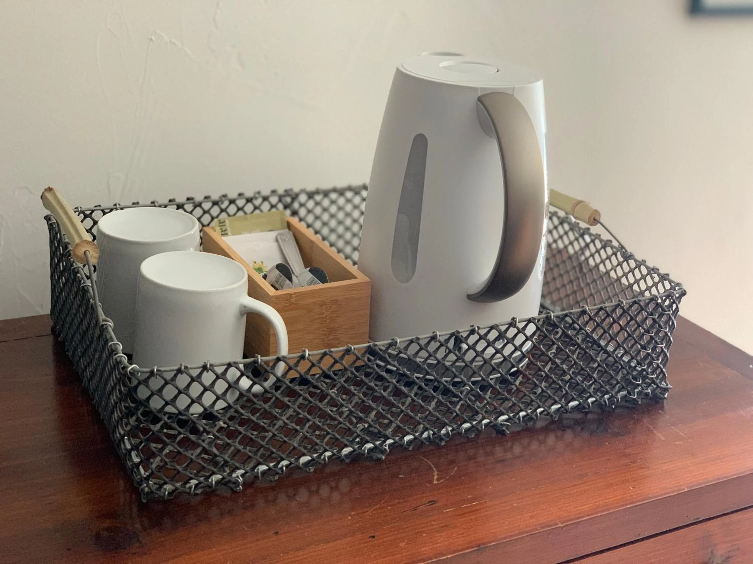 Coffee/tea facilities in Maison d'hôtes La Chabanaise - Marais Poitevin