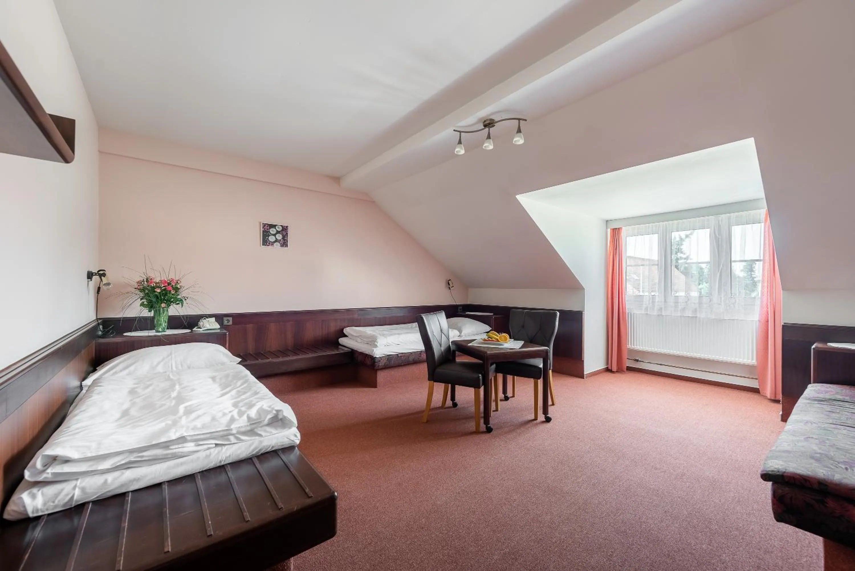 Photo of the whole room, Bed in Hotel Floret