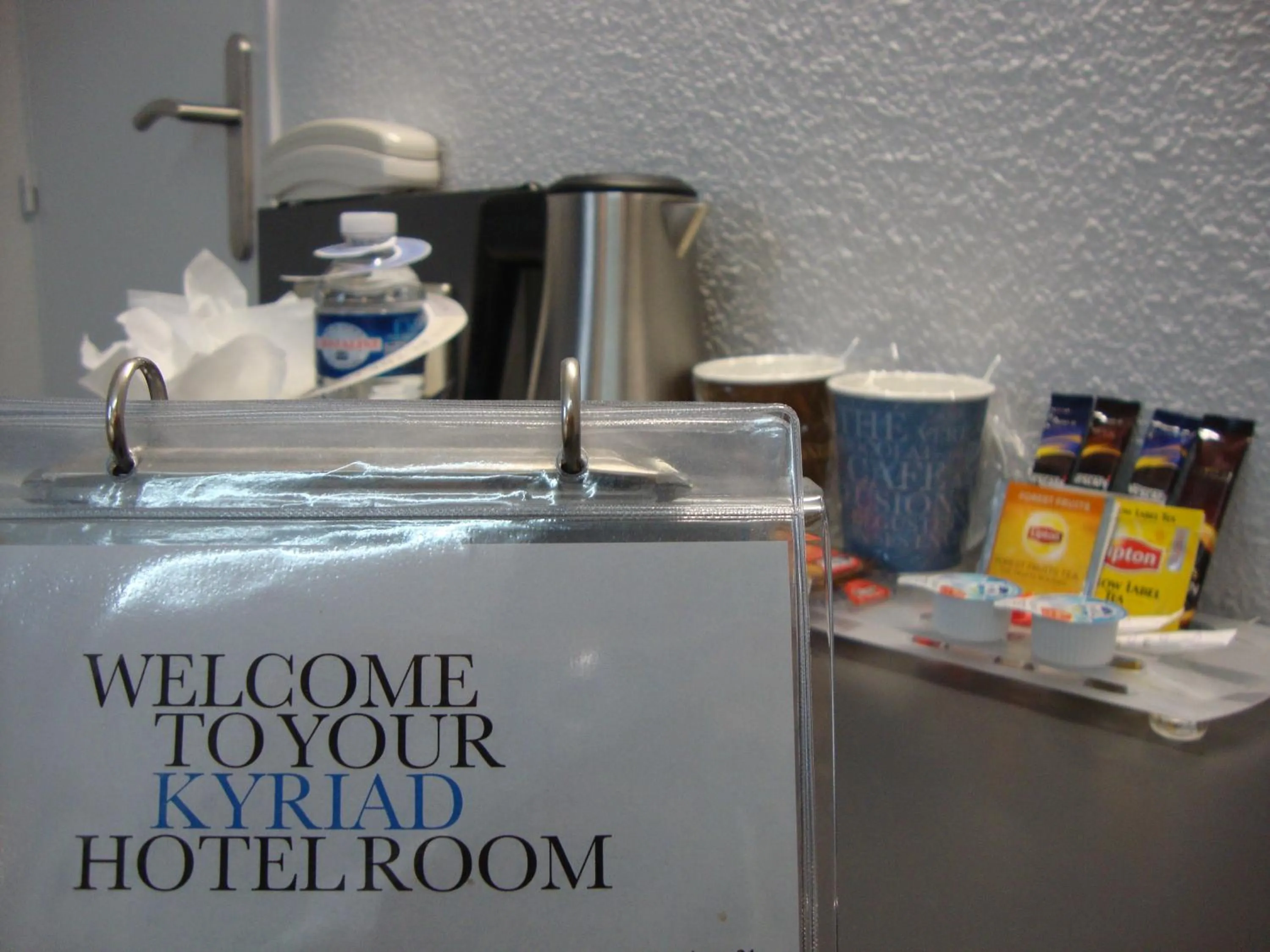 Coffee/tea facilities in Kyriad Paris Ouest - Bezons La Défense