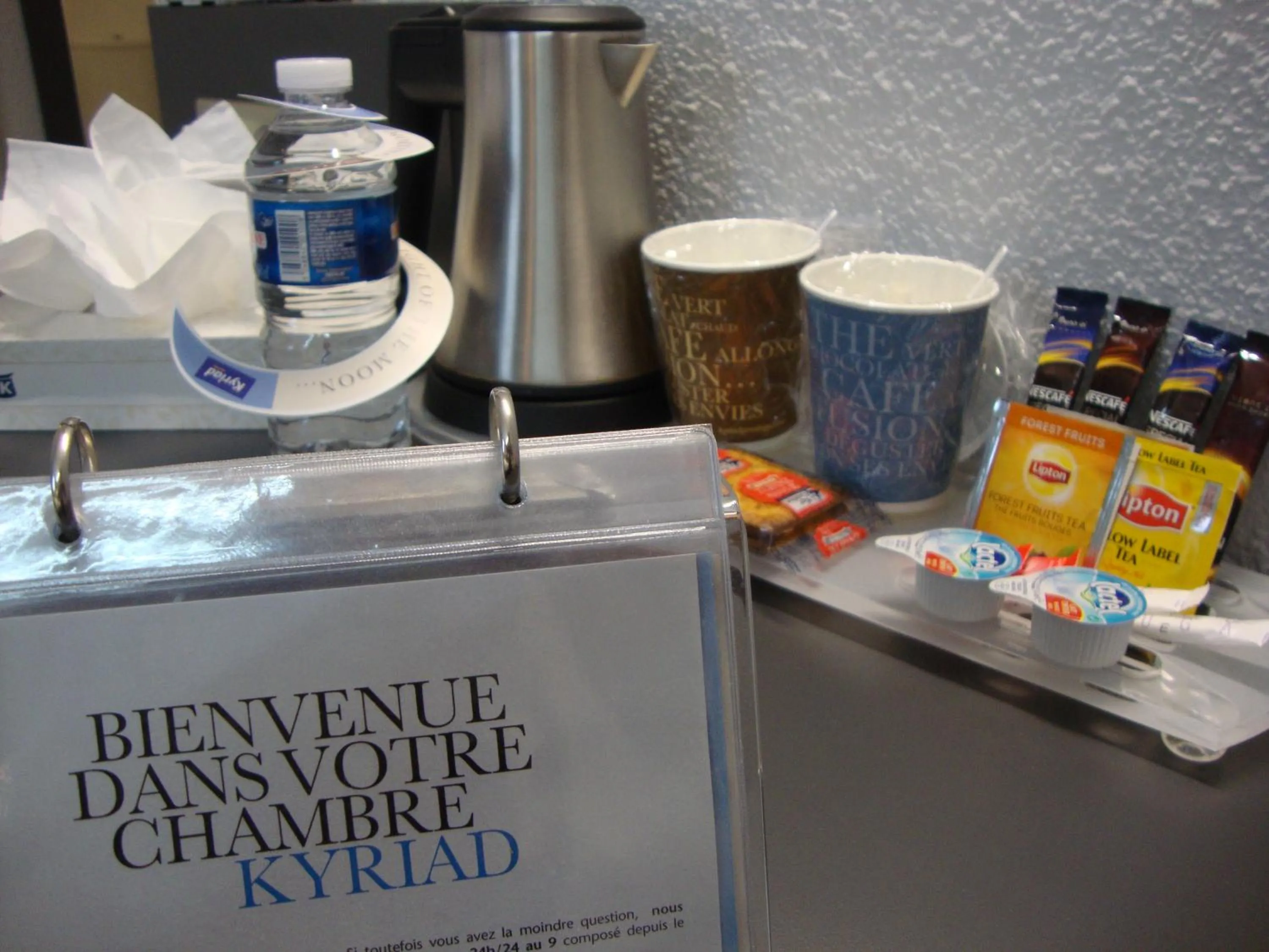 Coffee/tea facilities in Kyriad Paris Ouest - Bezons La Défense
