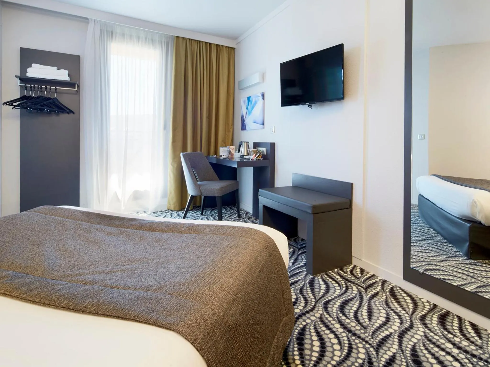 Bedroom, Bed in Kyriad Paris Ouest - Bezons La Défense