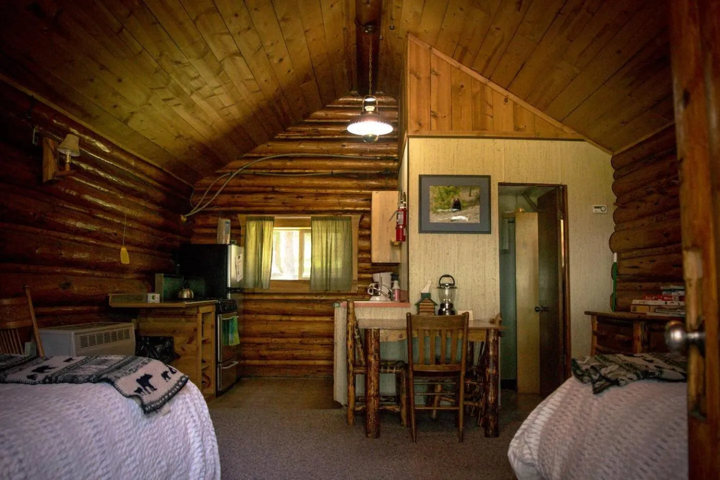 Bed in Silver Gate Lodging