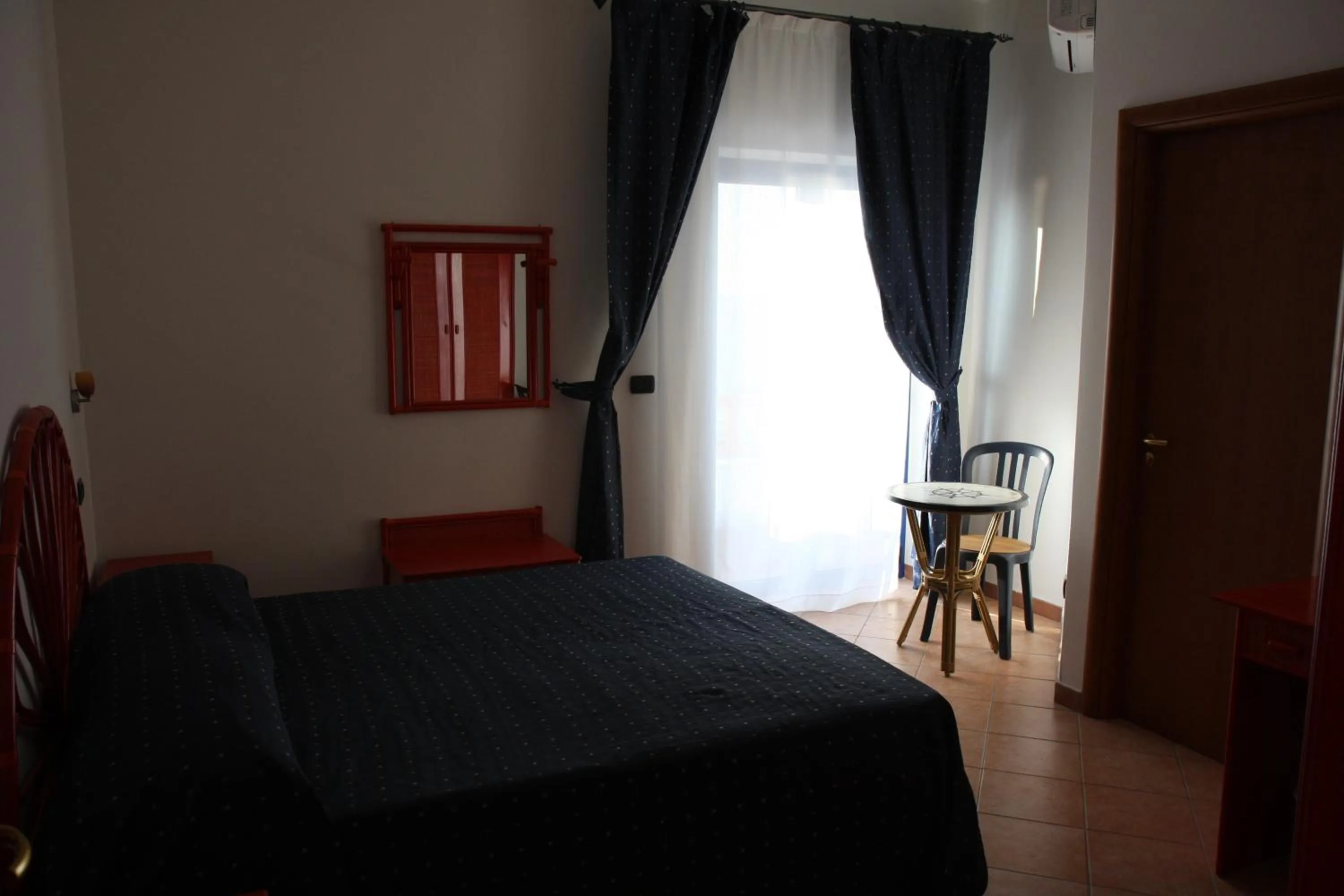 Day, Bed in Beach Hotel