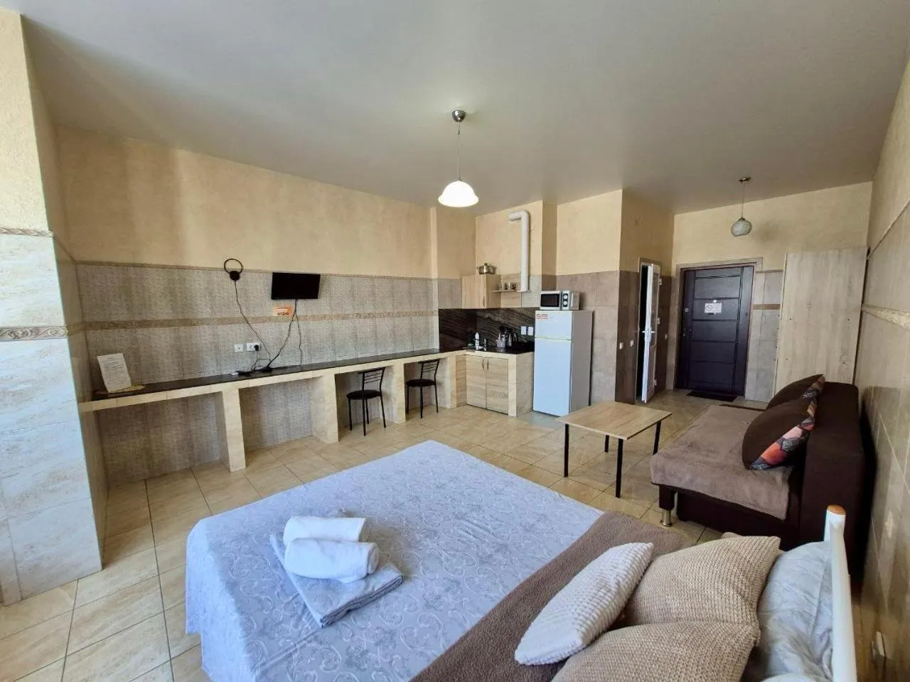 Communal lounge/ TV room in Pechersk House