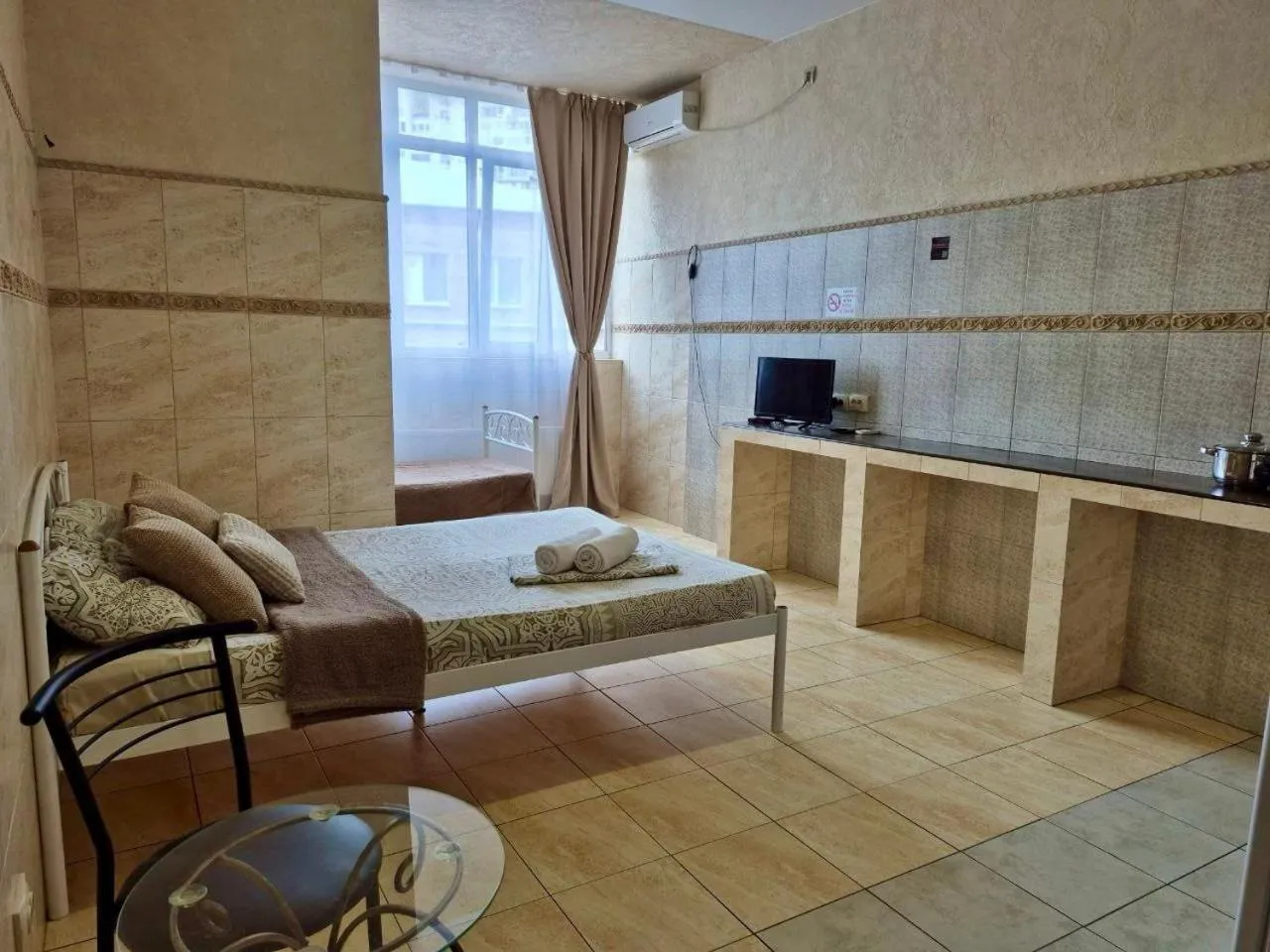 Photo of the whole room, Bed in Pechersk House