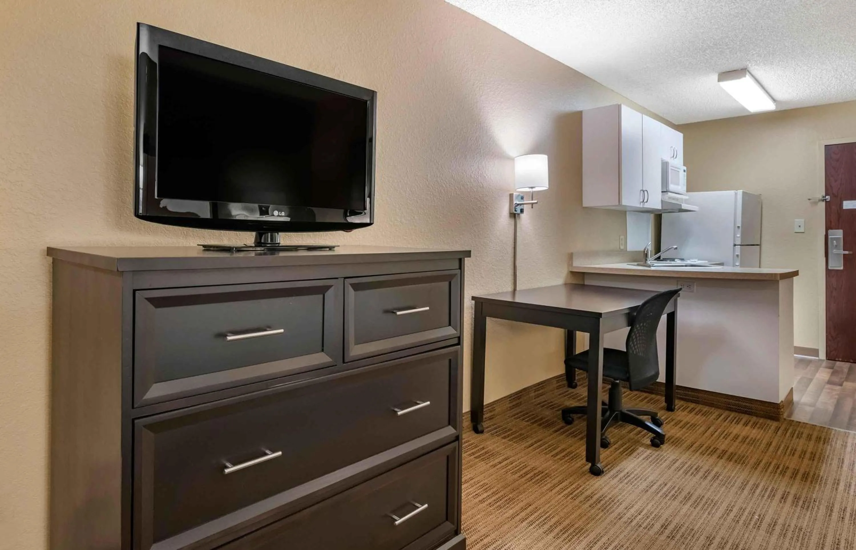 Bedroom in Extended Stay America Suites - Orlando - Orlando Theme Parks - Major Blvd