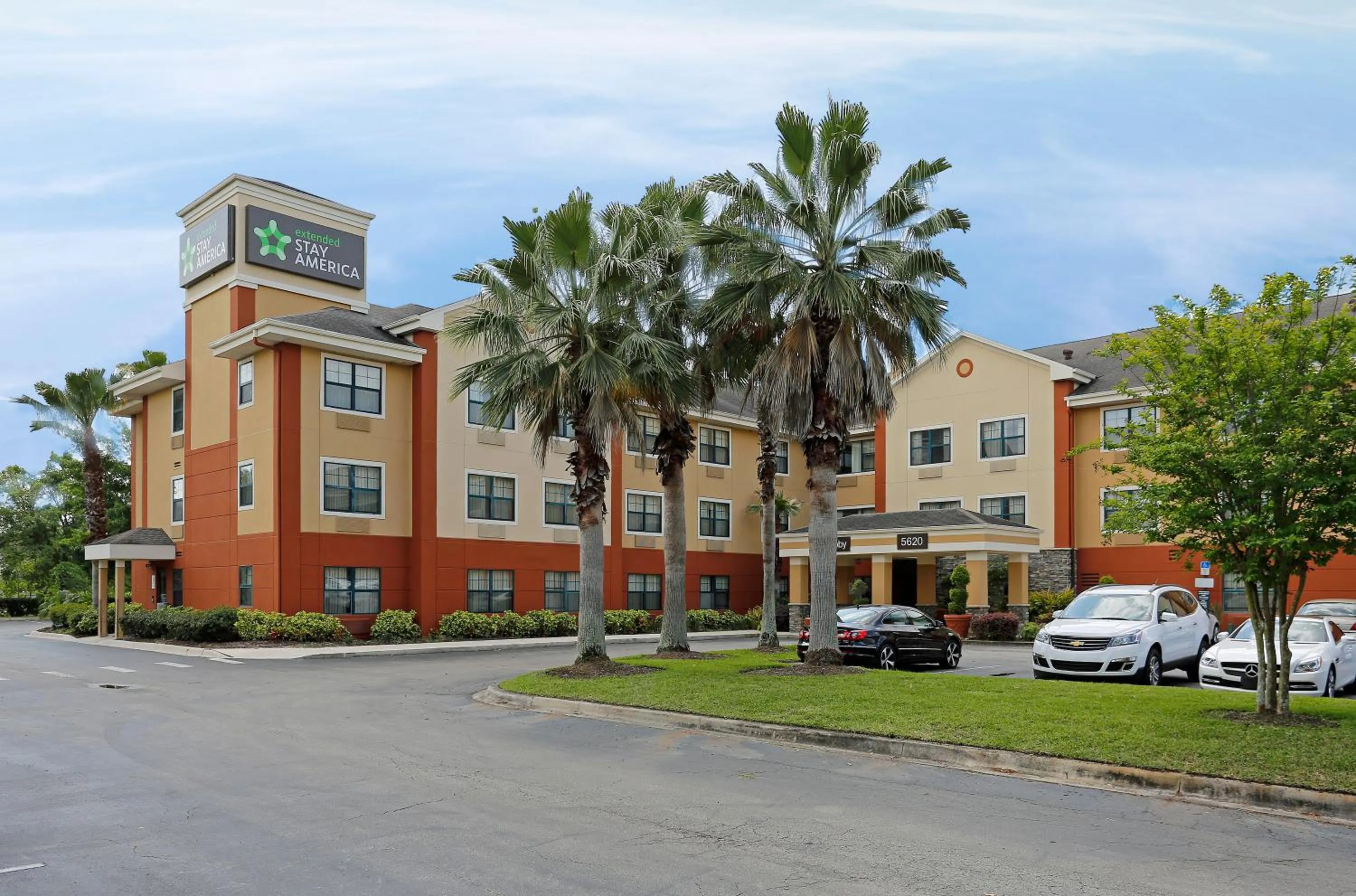 Property building in Extended Stay America Suites - Orlando - Orlando Theme Parks - Major Blvd