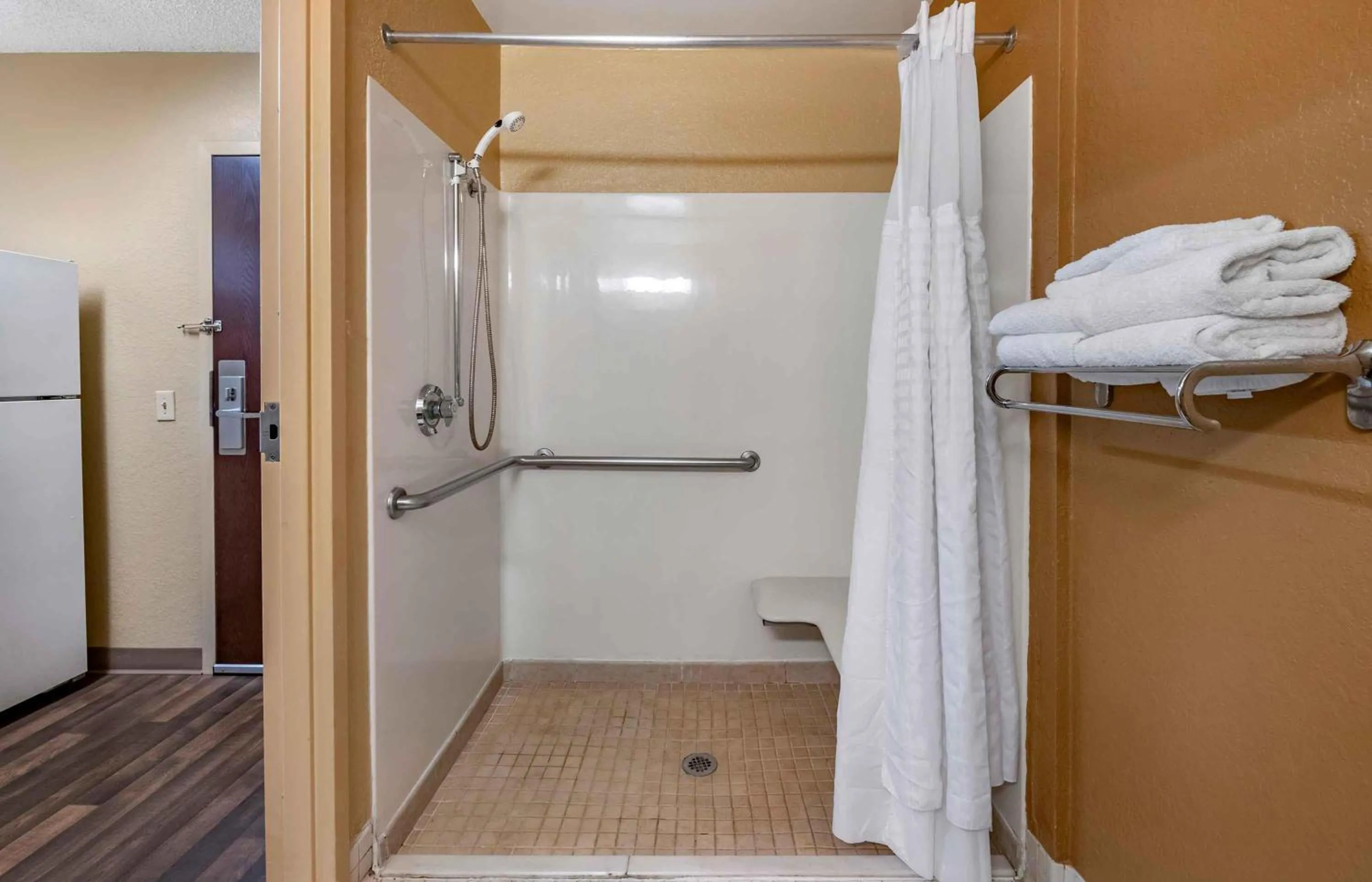 Bathroom in Extended Stay America Suites - Orlando - Orlando Theme Parks - Major Blvd