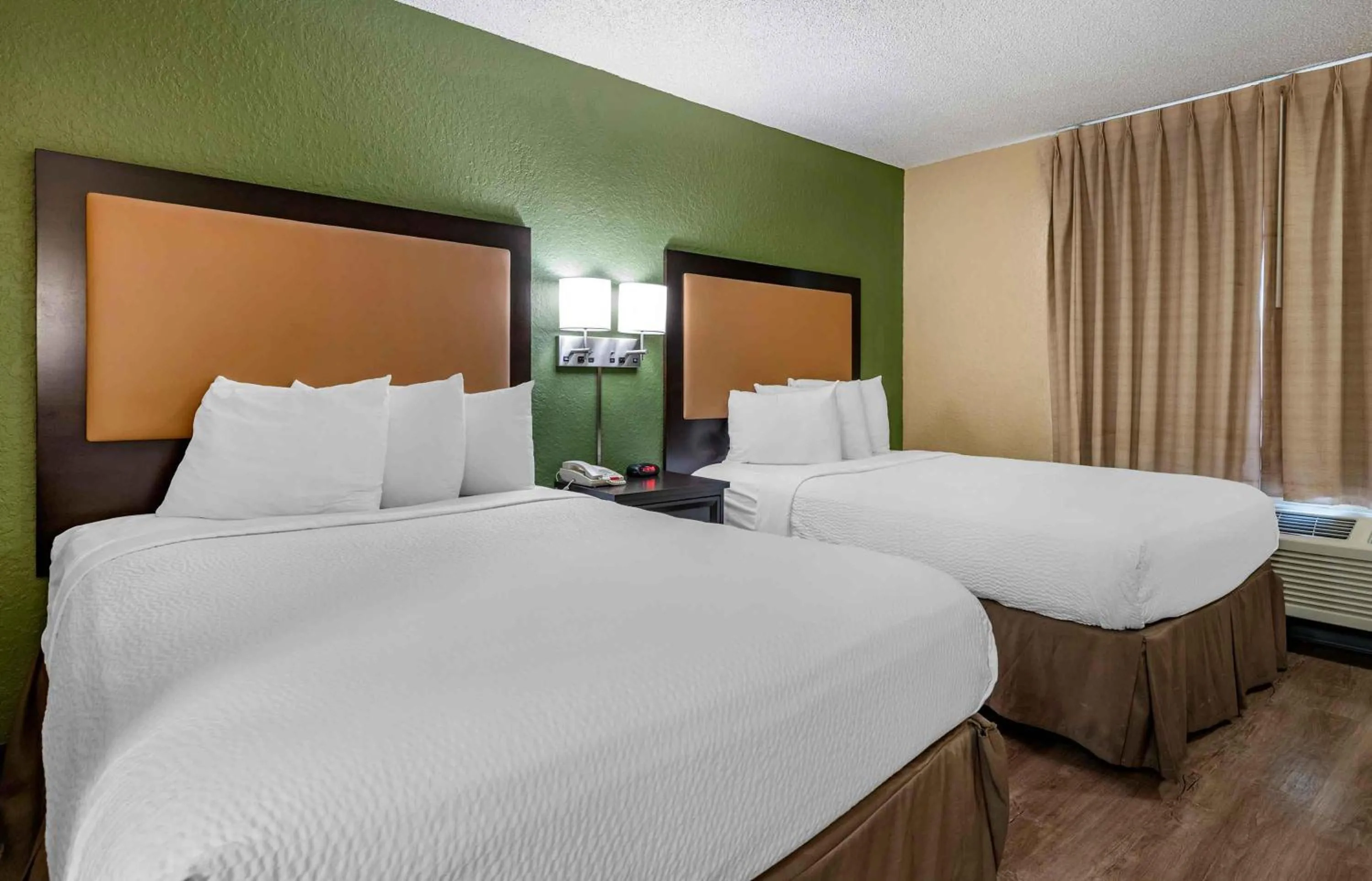 Bedroom, Bed in Extended Stay America Suites - Orlando - Orlando Theme Parks - Major Blvd