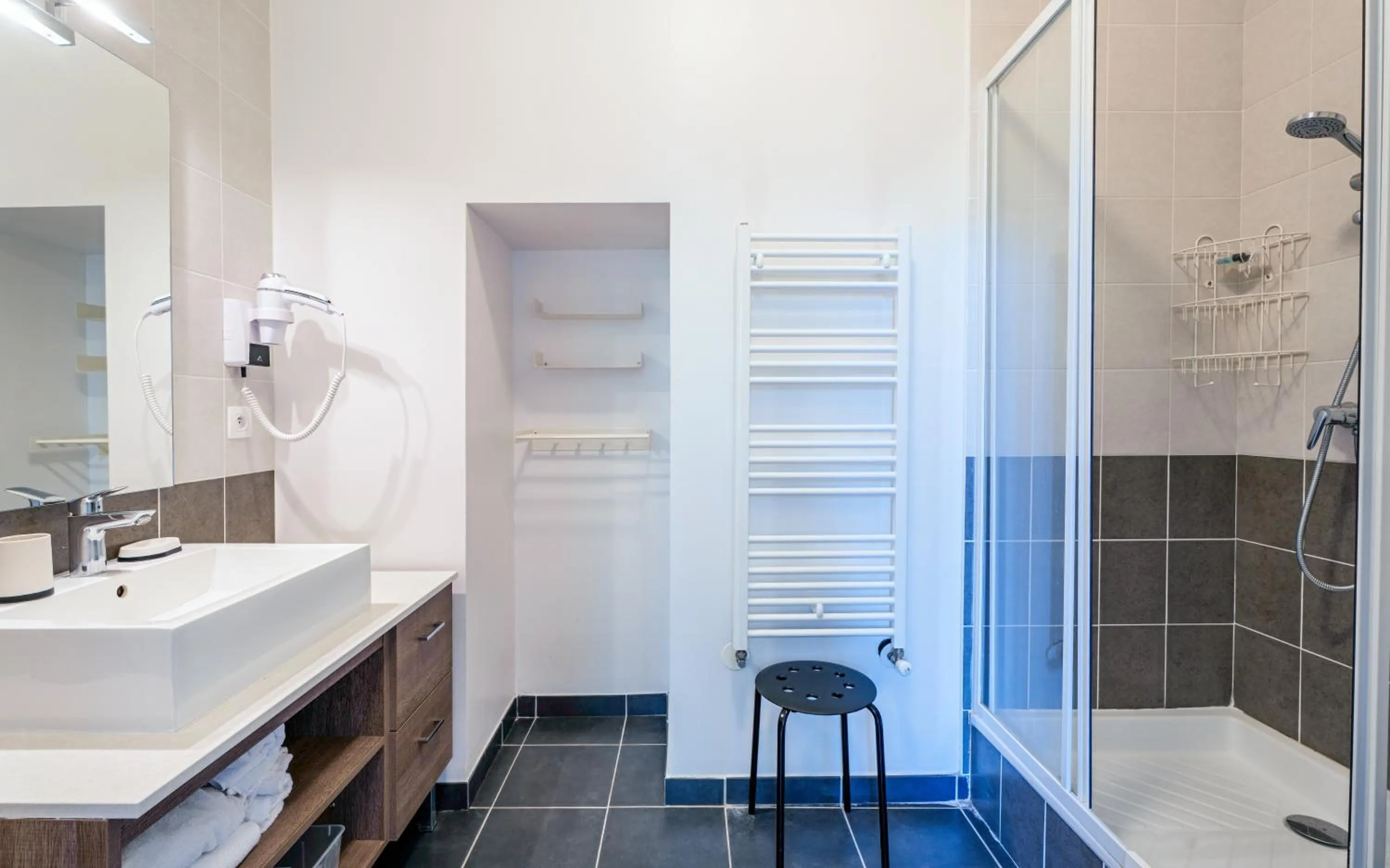 Shower in Tempologis - Chateau de la Rochette