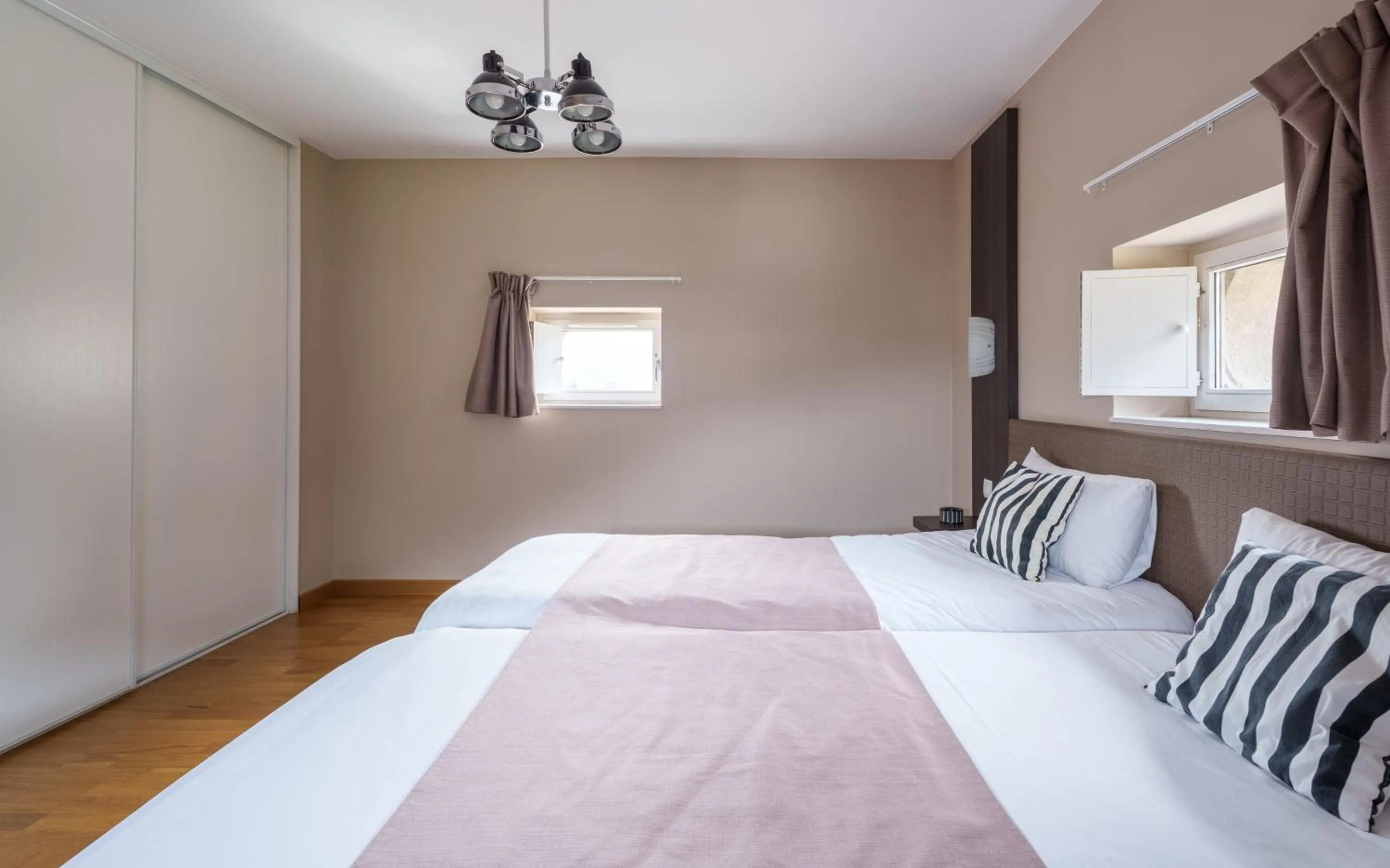Bedroom, Bed in Tempologis - Chateau de la Rochette