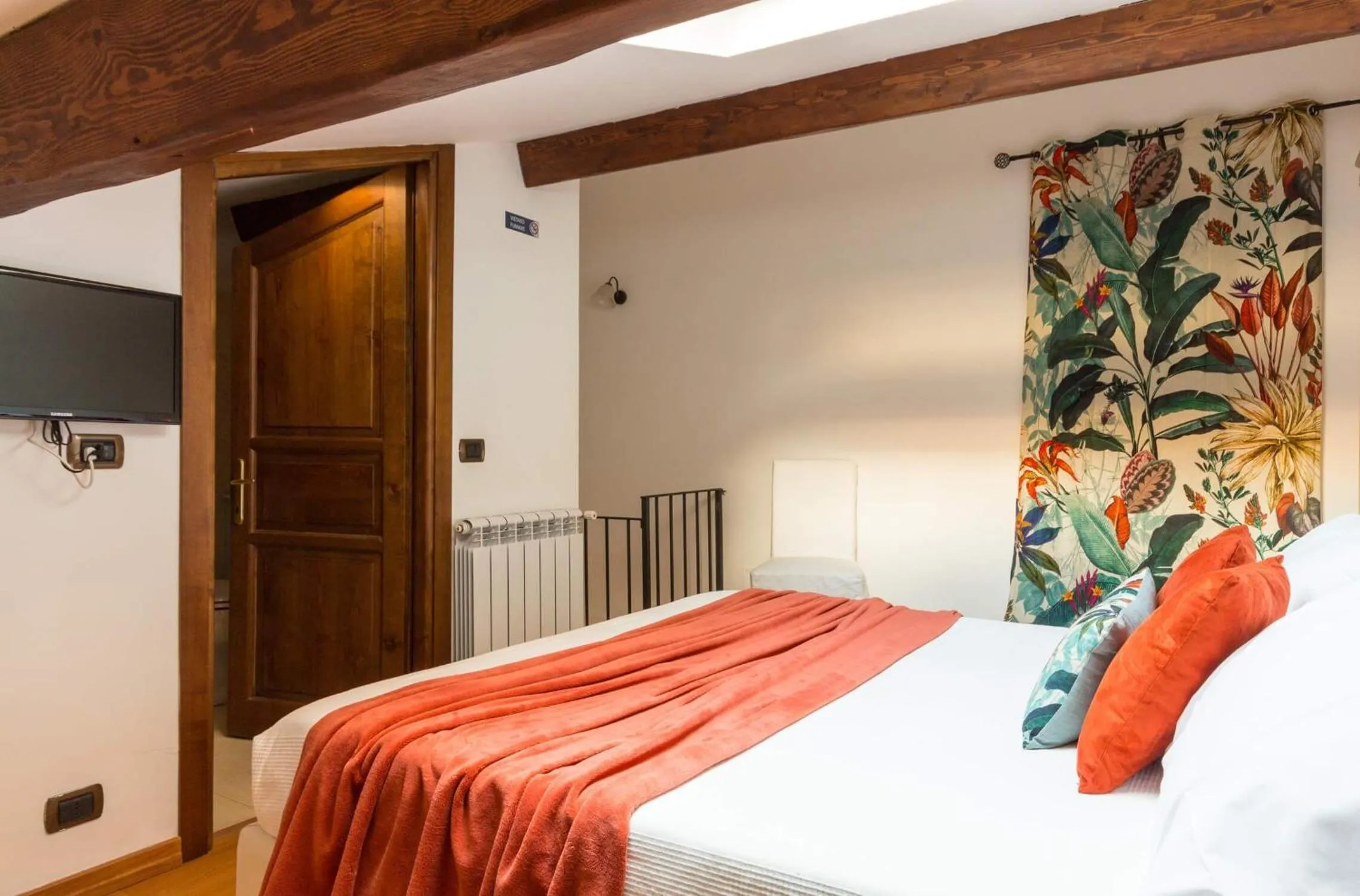 Bed in Torripa Group - Trastevere