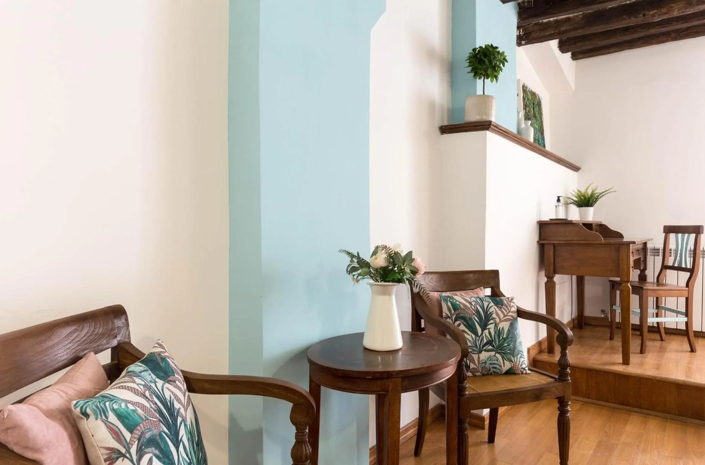 Seating area in Torripa Group - Trastevere