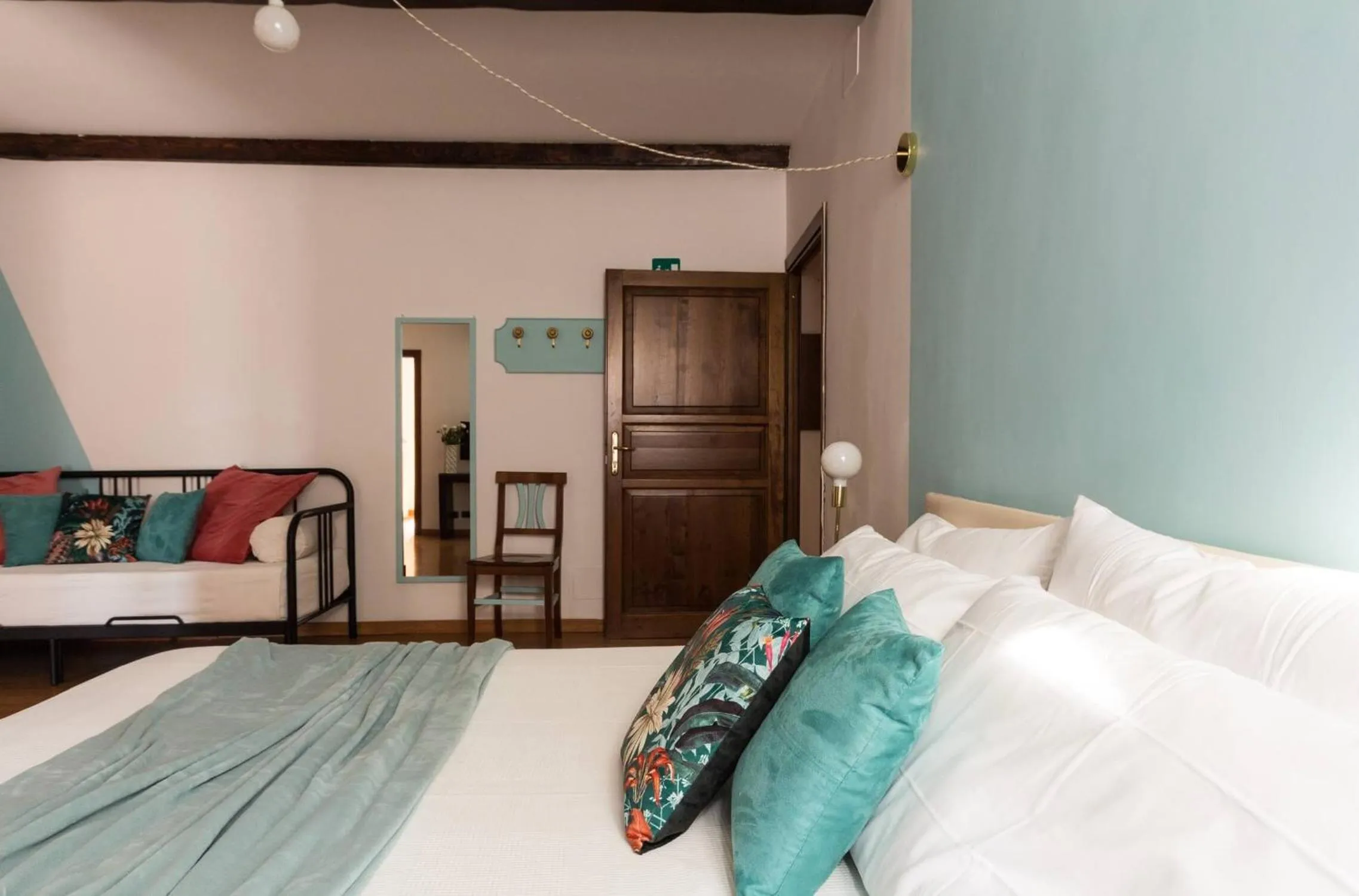 Photo of the whole room, Bed in Torripa Group - Trastevere