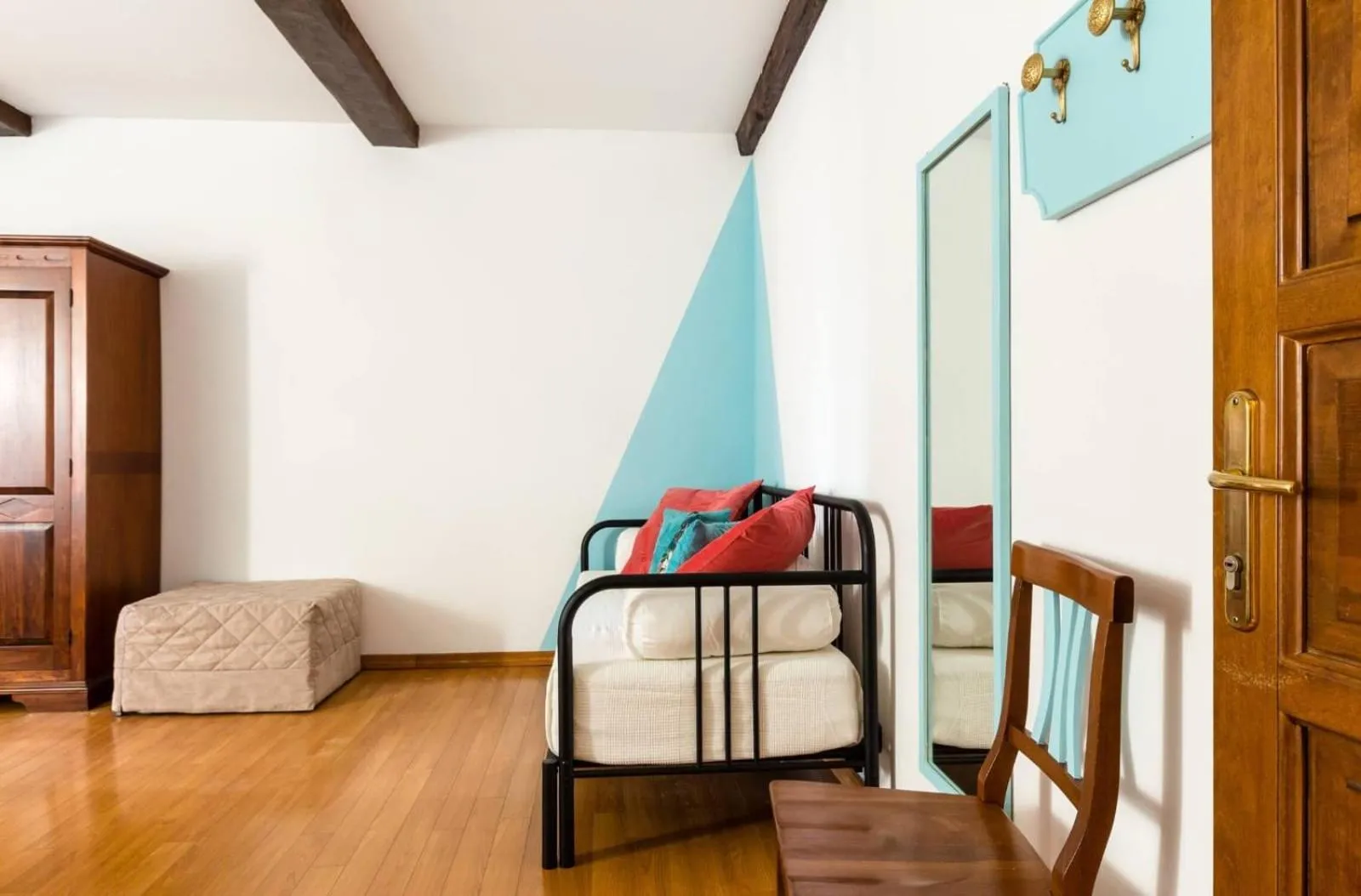 Decorative detail, Bed in Torripa Group - Trastevere