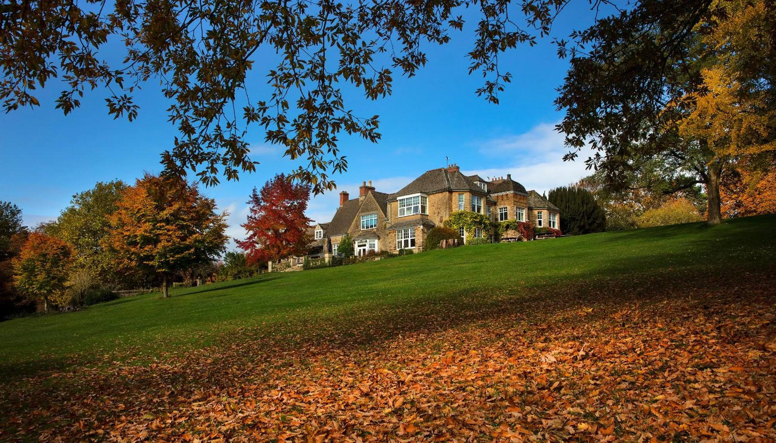 Property building in Middle Aston House