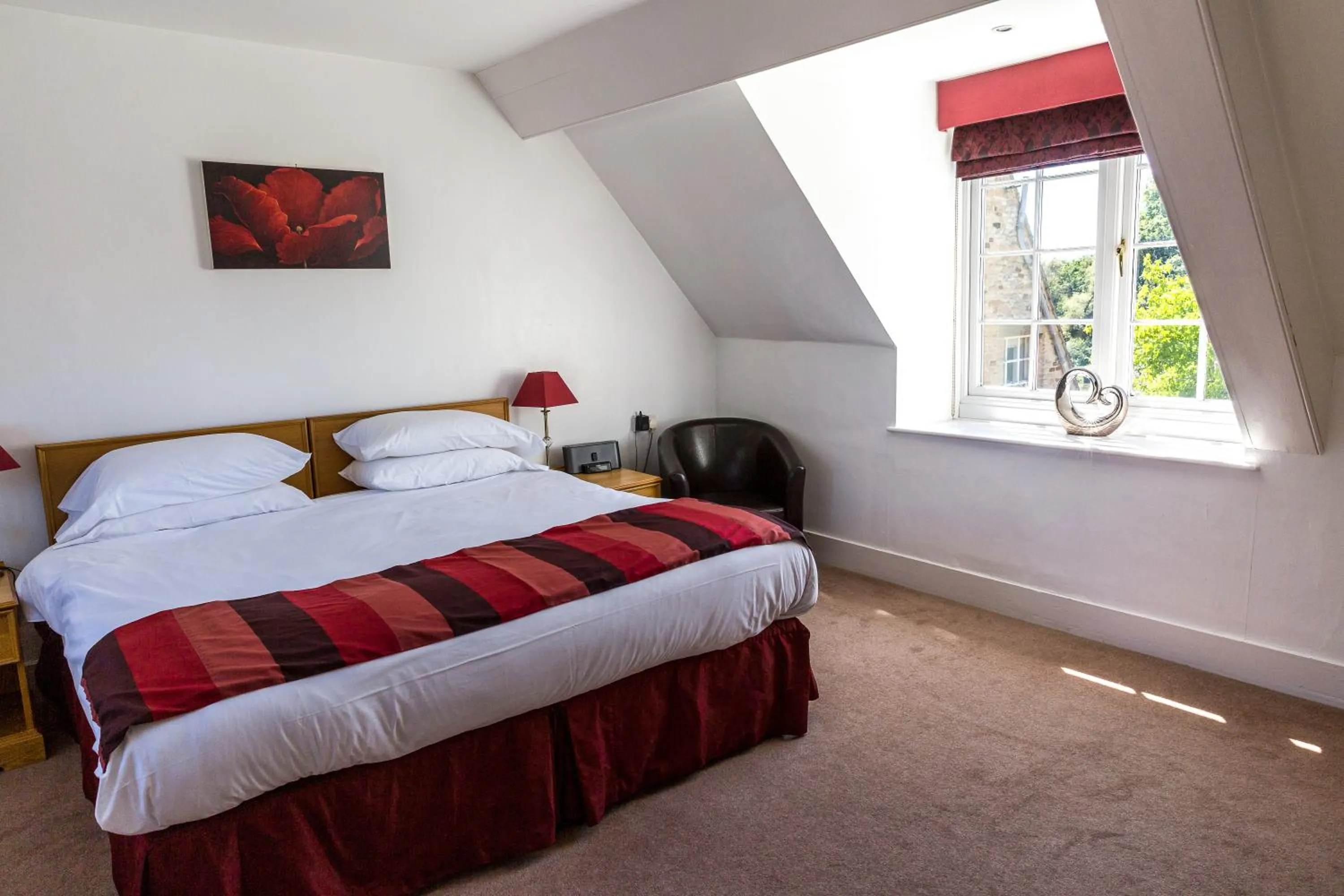 Coffee/tea facilities in Middle Aston House