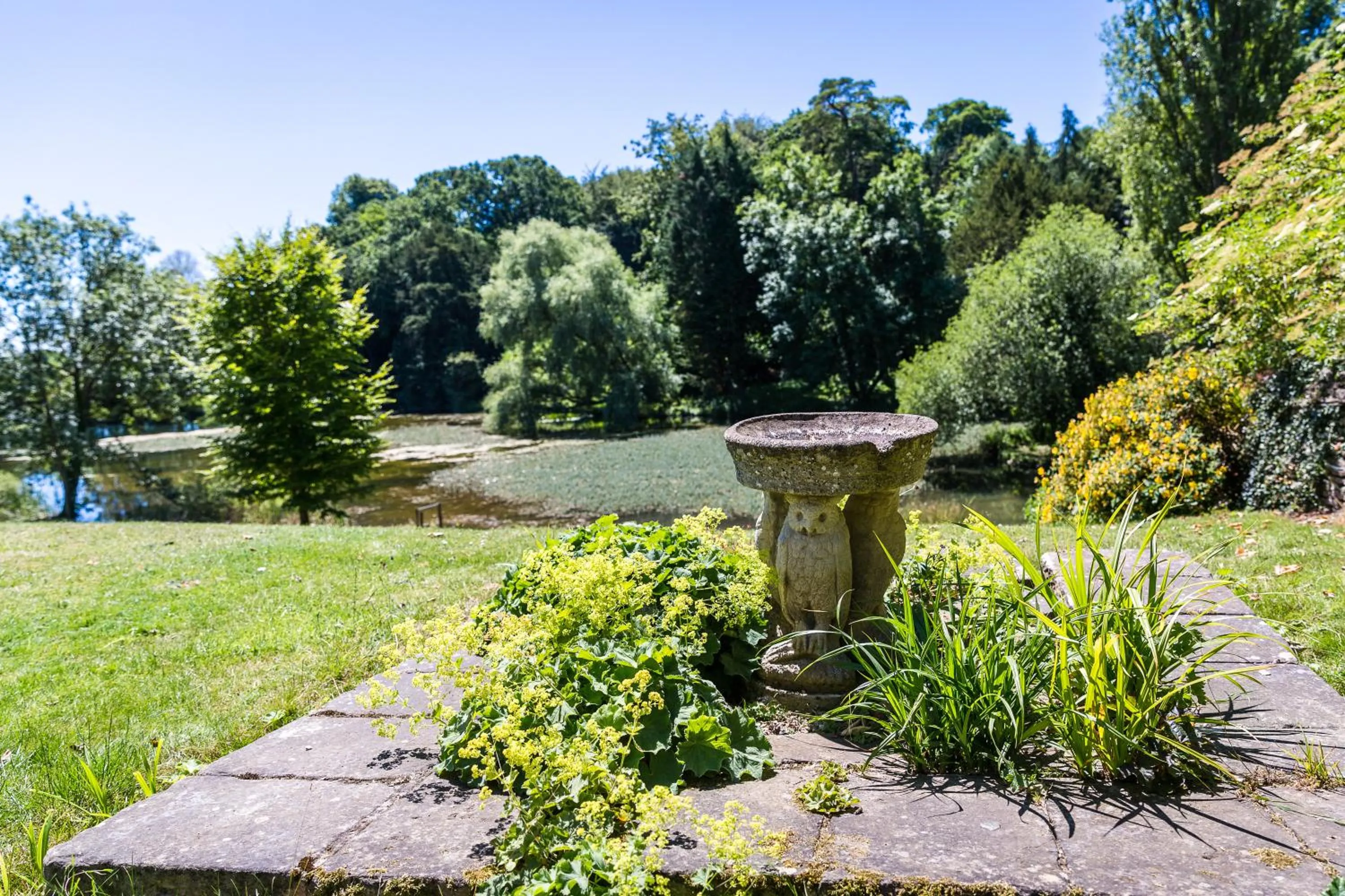 Nearby landmark in Middle Aston House