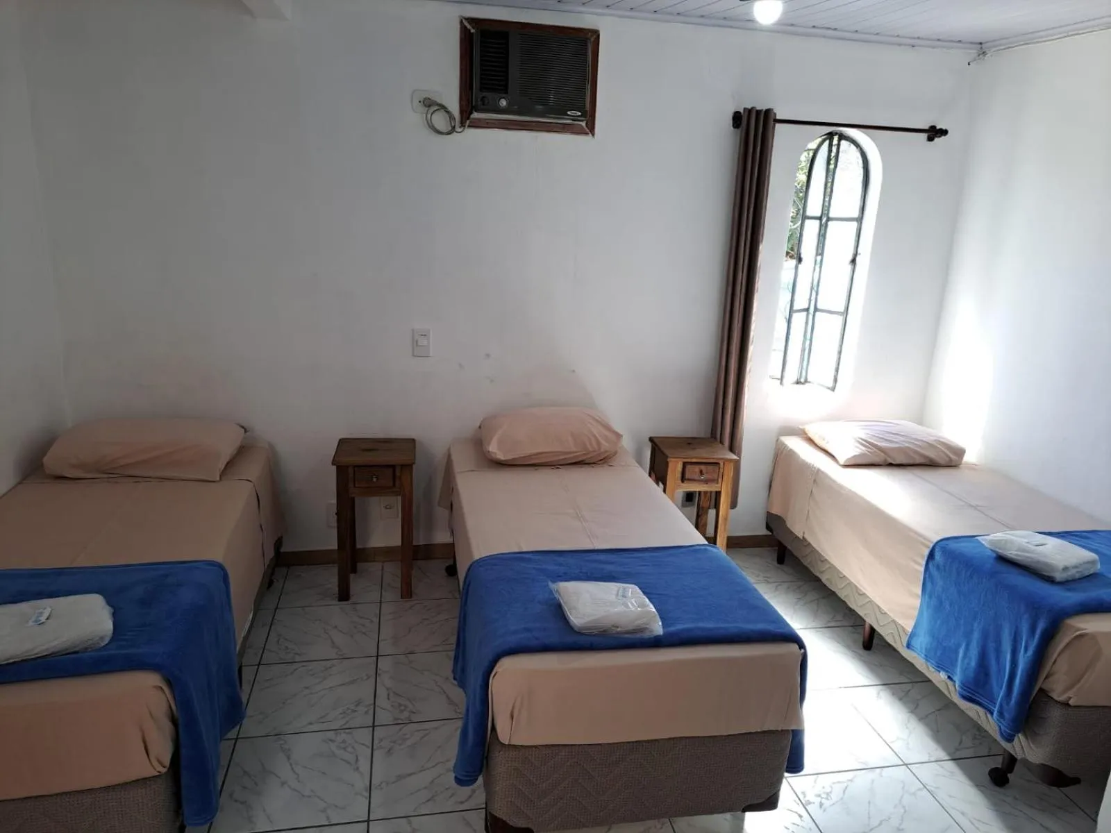 Photo of the whole room, Bed in Hotel Ponte Aérea - Aeroporto de Congonhas