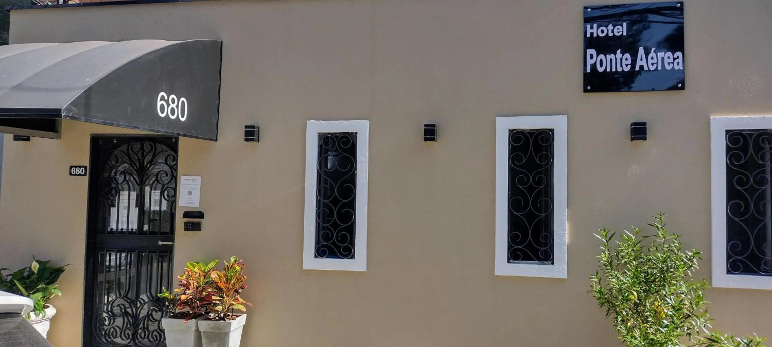 Facade/entrance in Hotel Ponte Aérea - Aeroporto de Congonhas