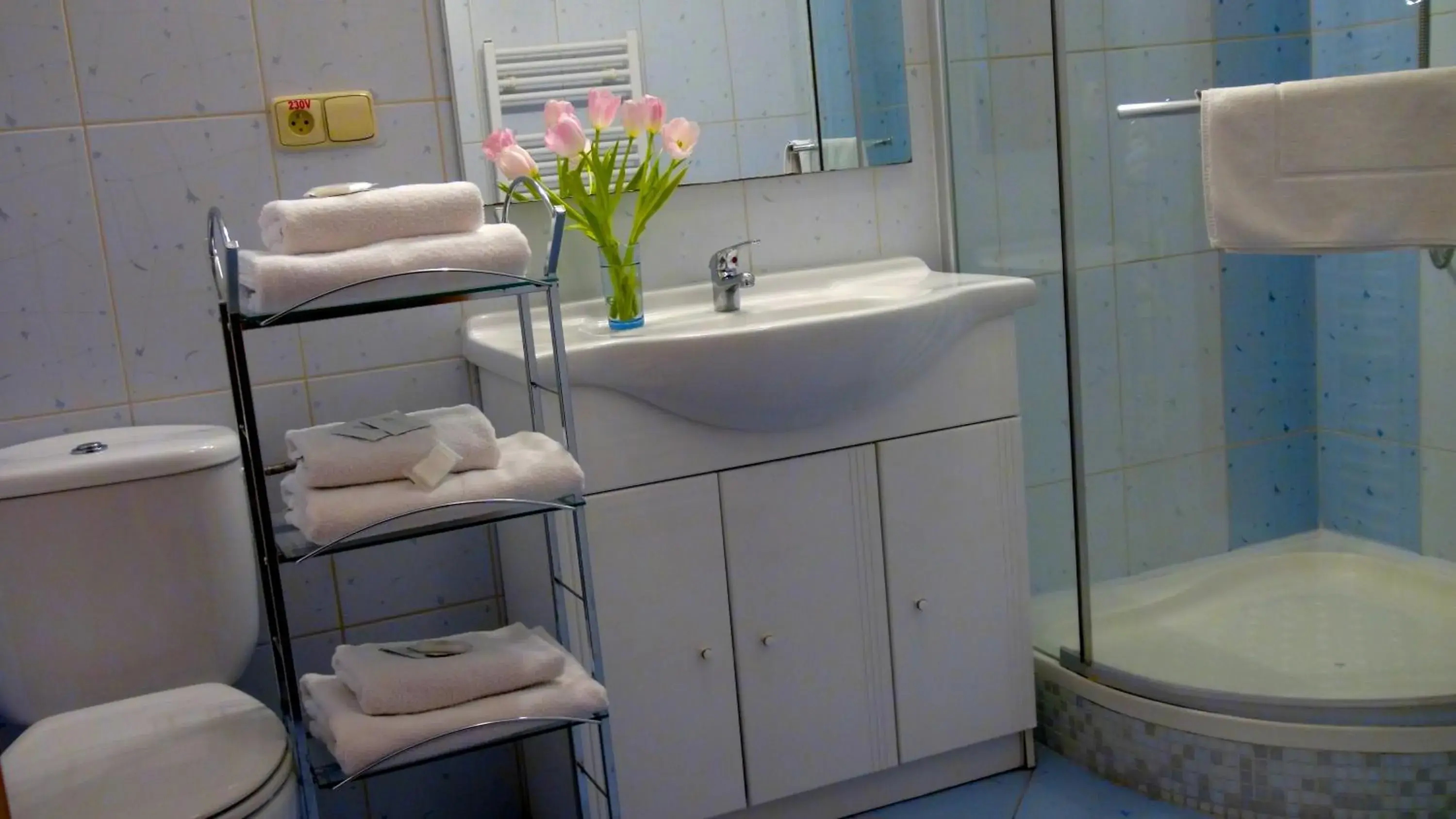 Quadruple Room with Air Conditioning in Family hotel Maxim Quadruple Room with Air Conditioning in Family hotel Maxim